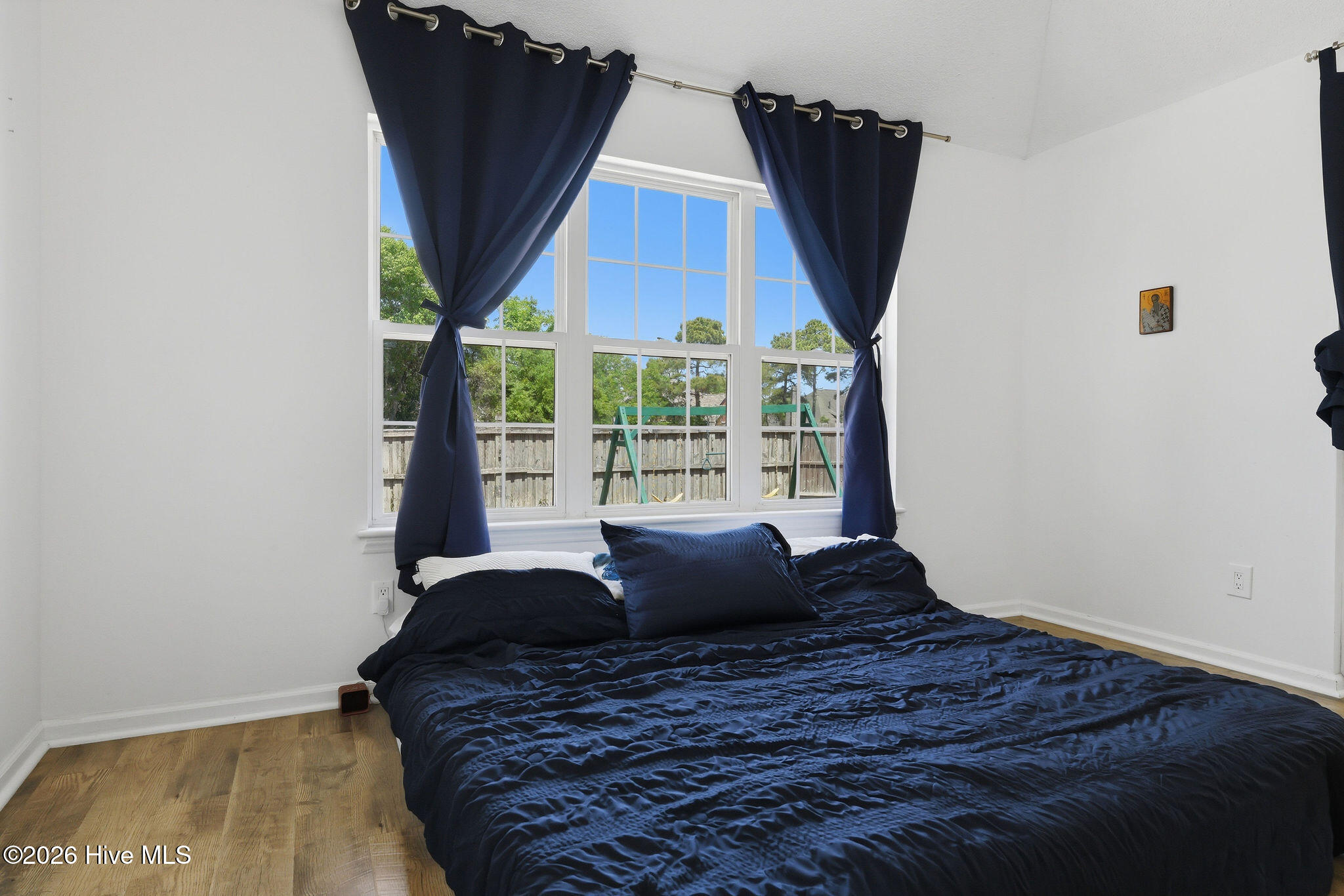 100568972 | Photo 25