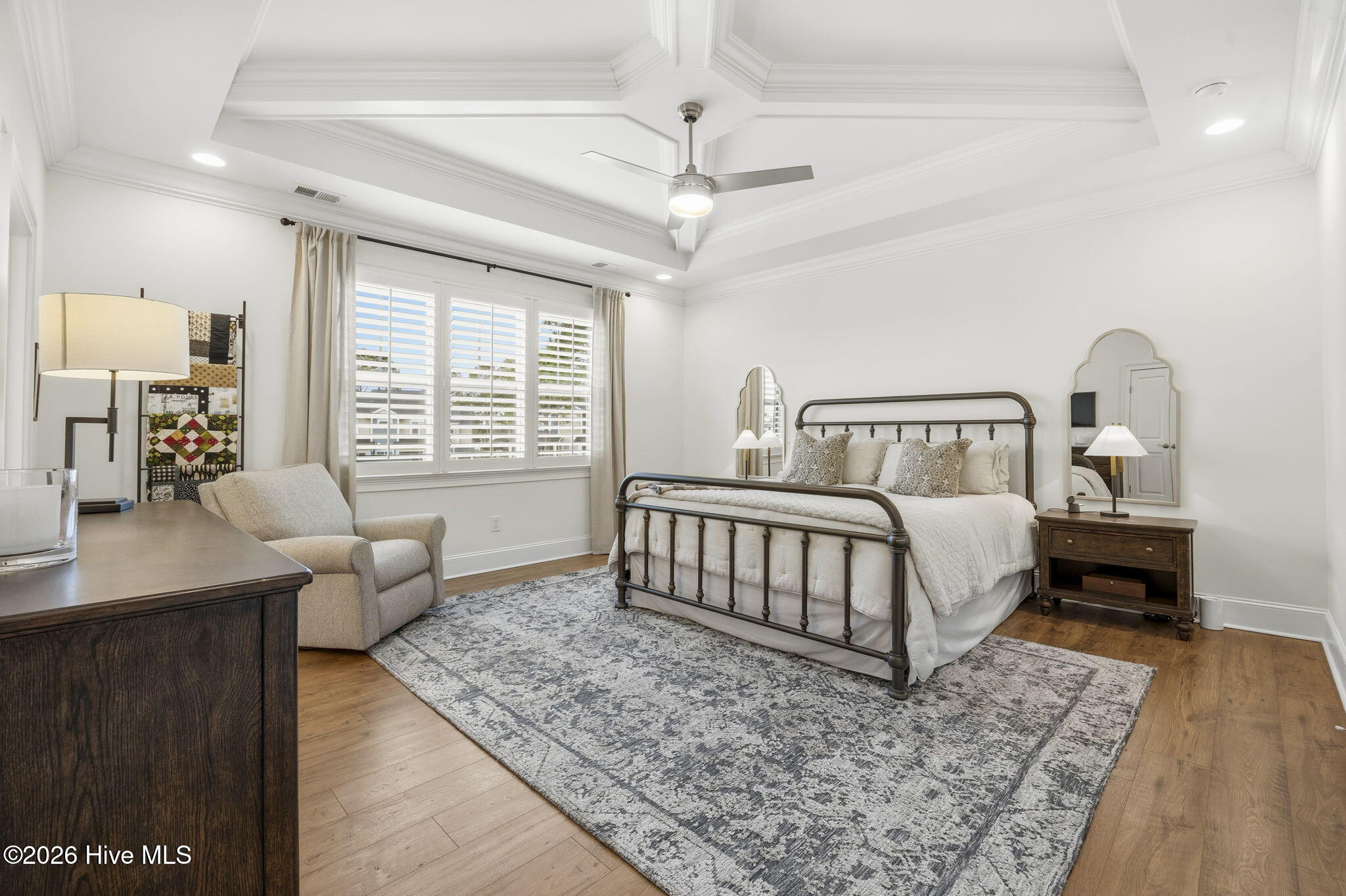 100553827 | Photo 29