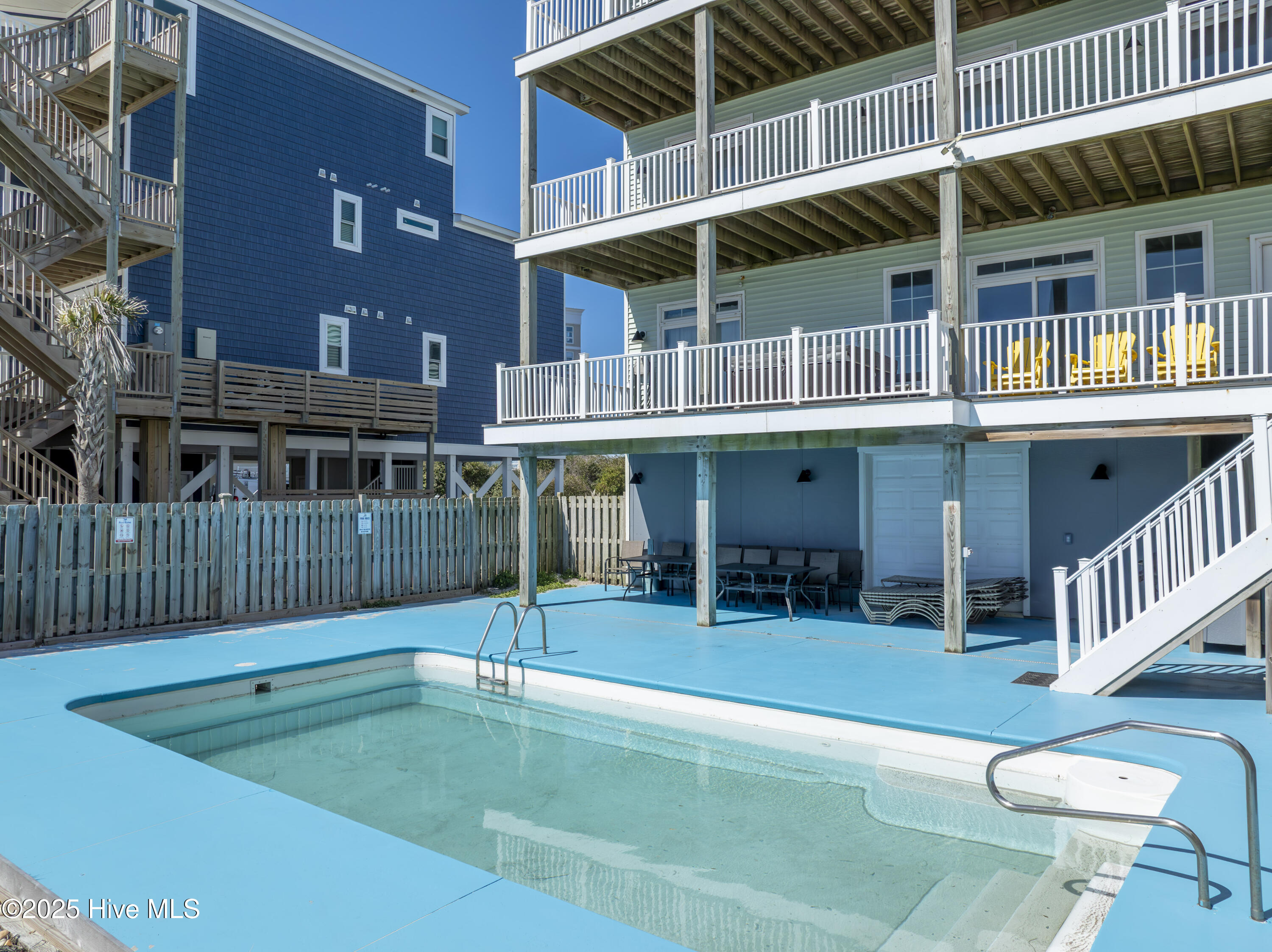 100492719 | Photo 18