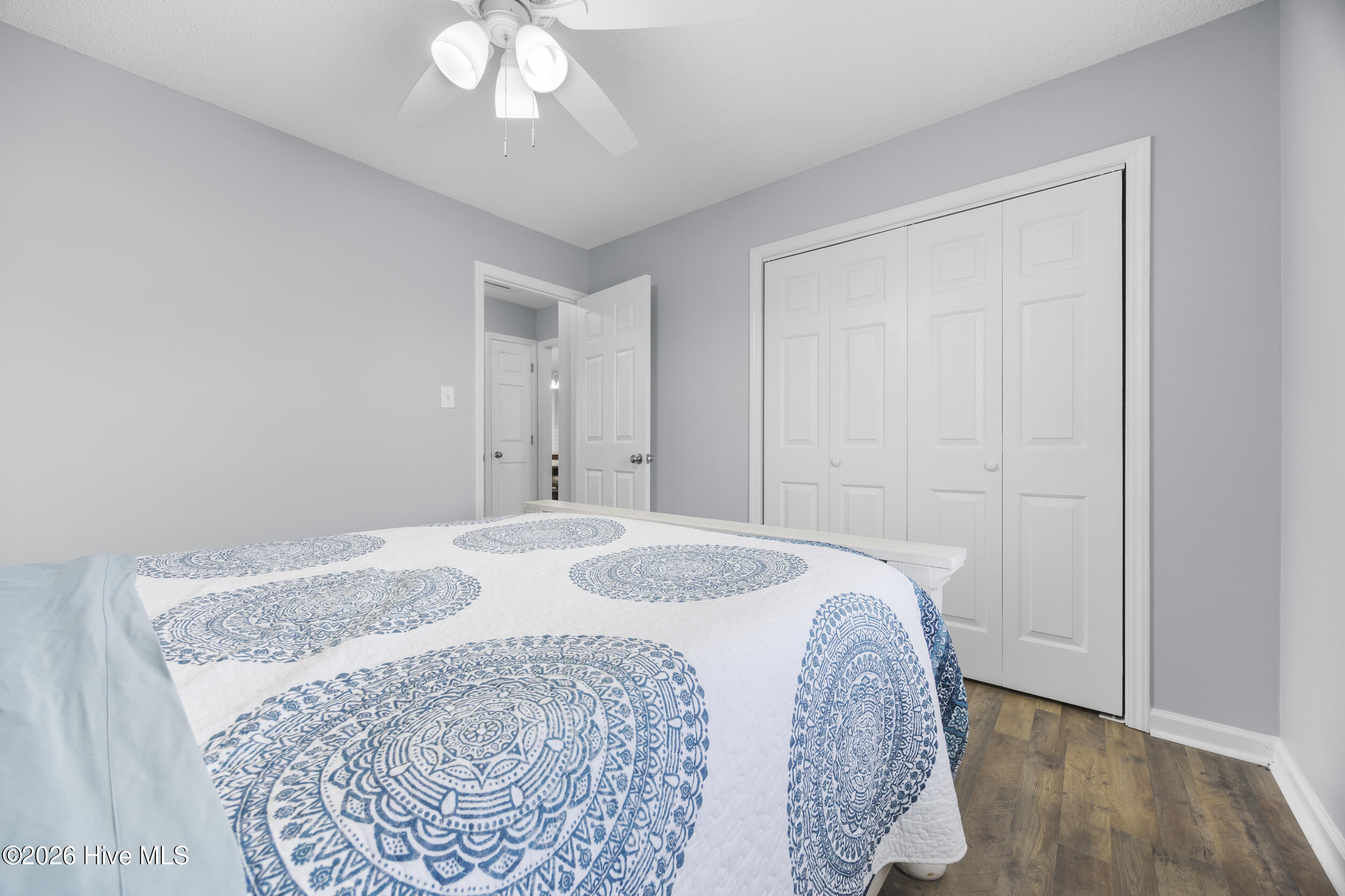 100566189 | Photo 21