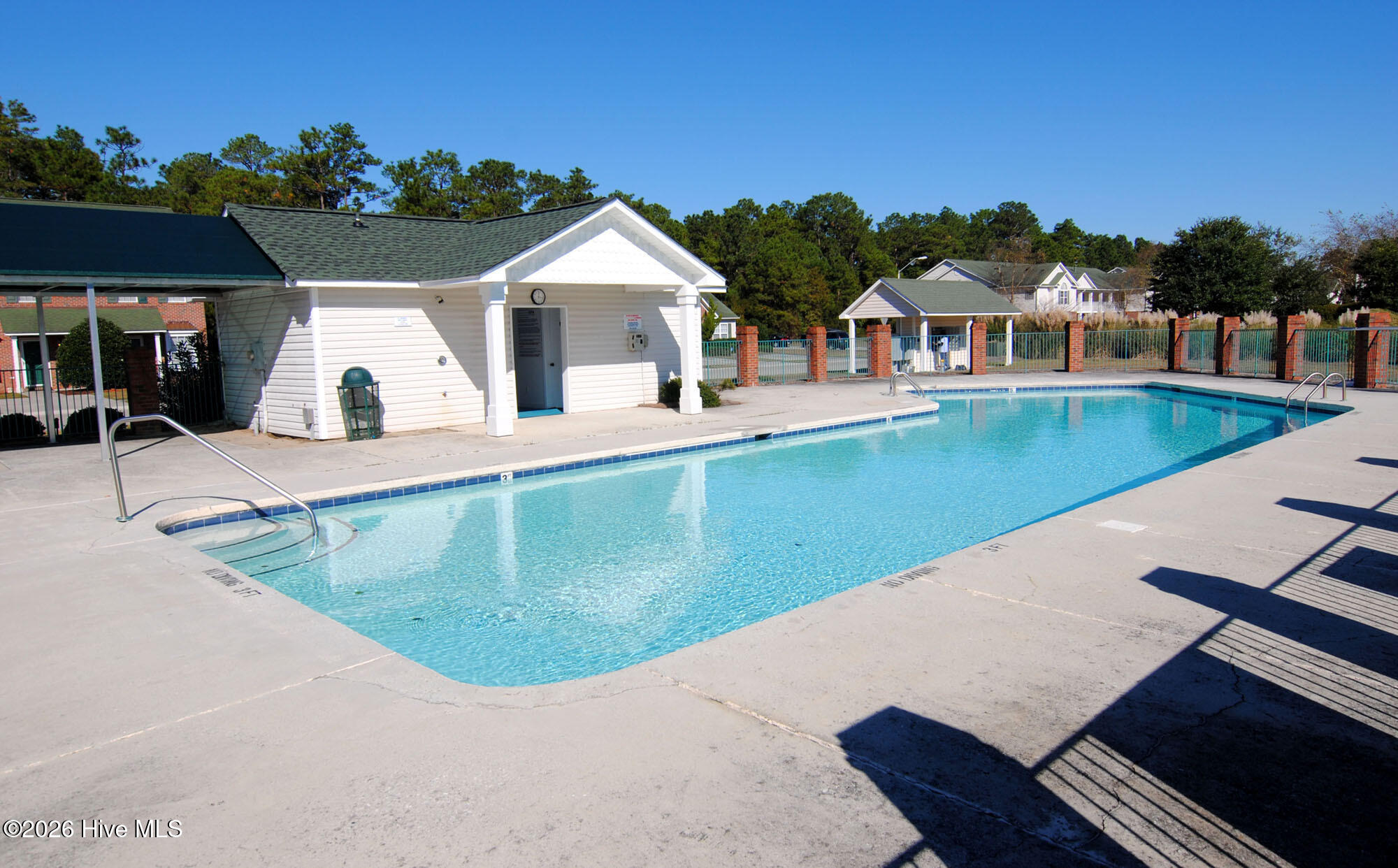 100562348 | Photo 29