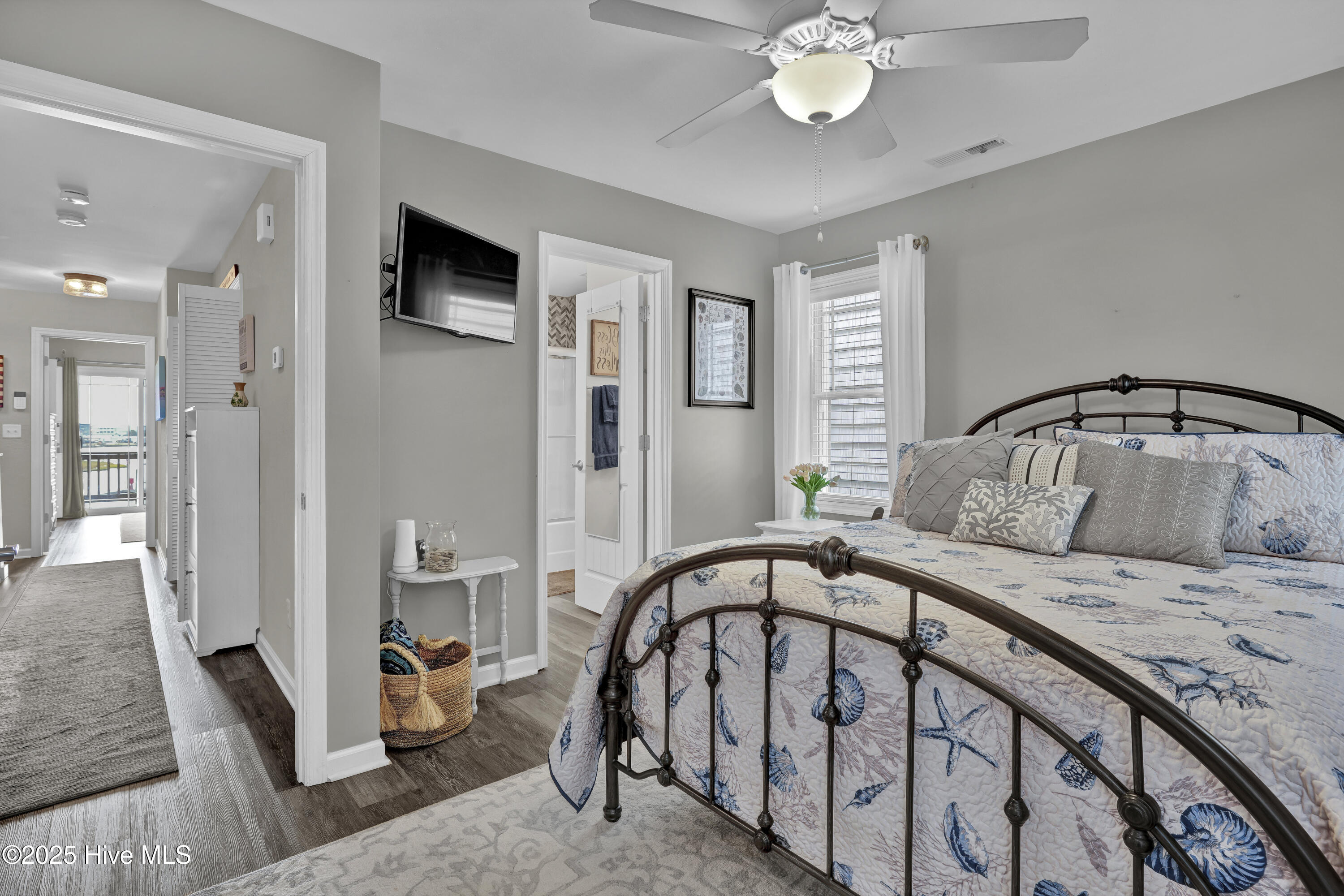 100532685 | Photo 17