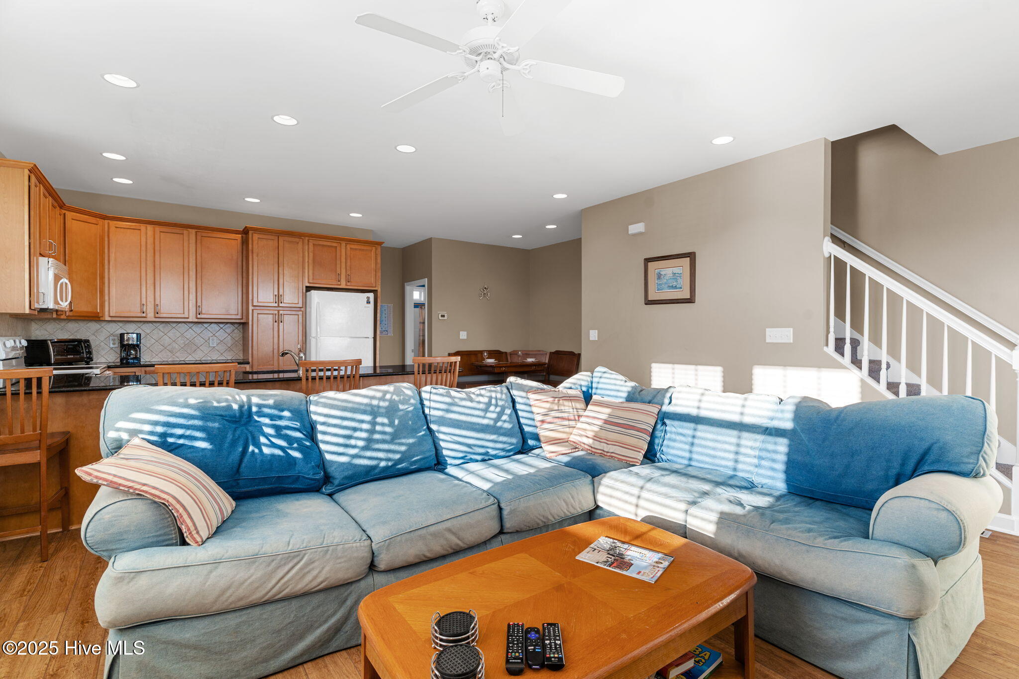 100544911 | Photo 36