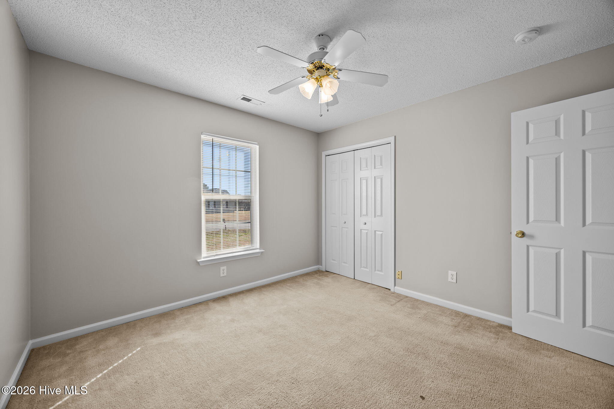 100550367 | Photo 25