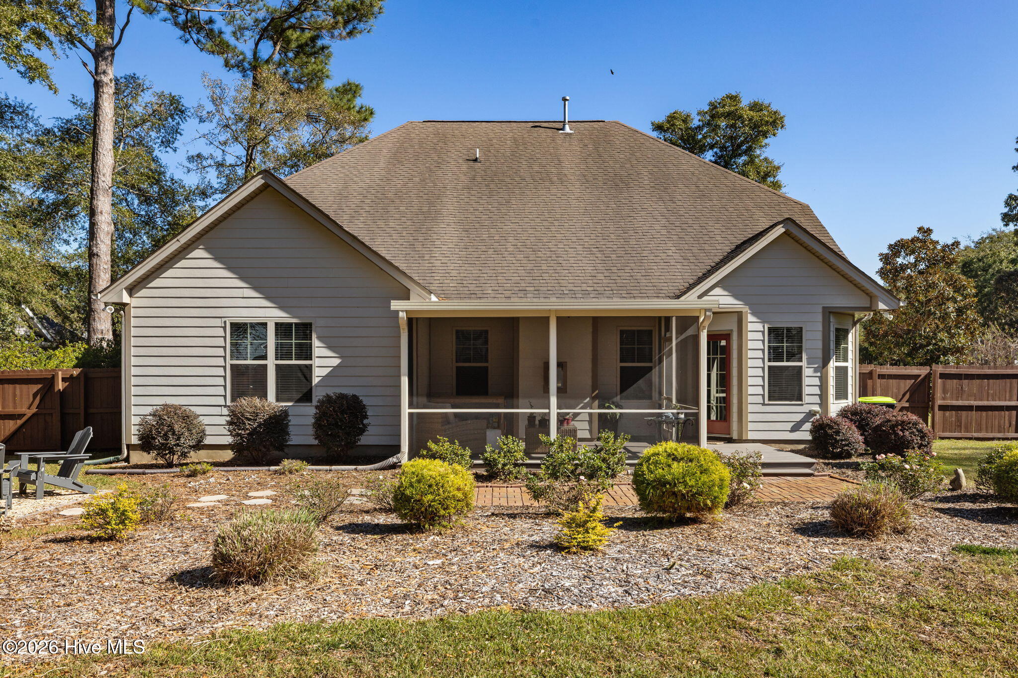 100549761 | Photo 52