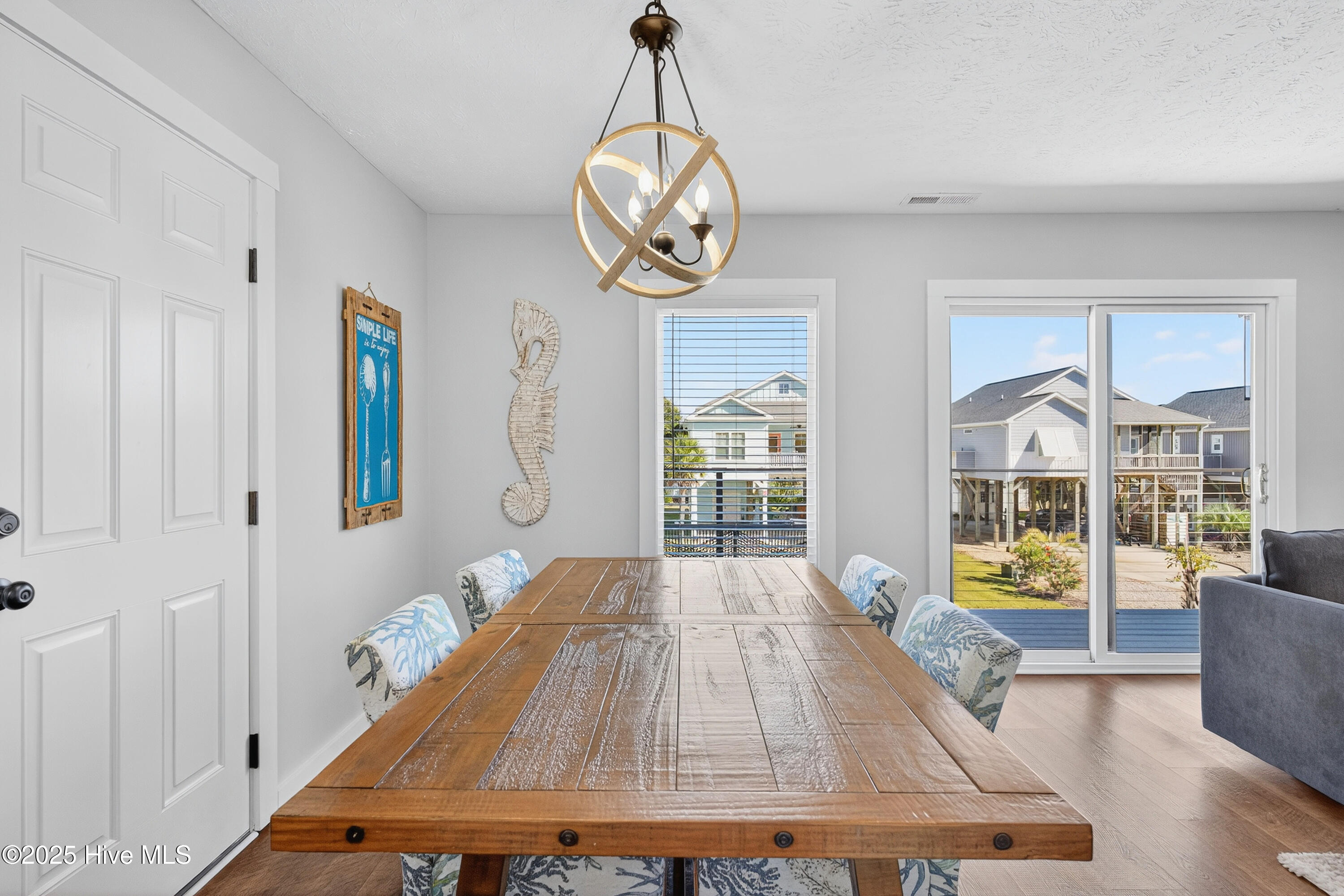 100537887 | Photo 41