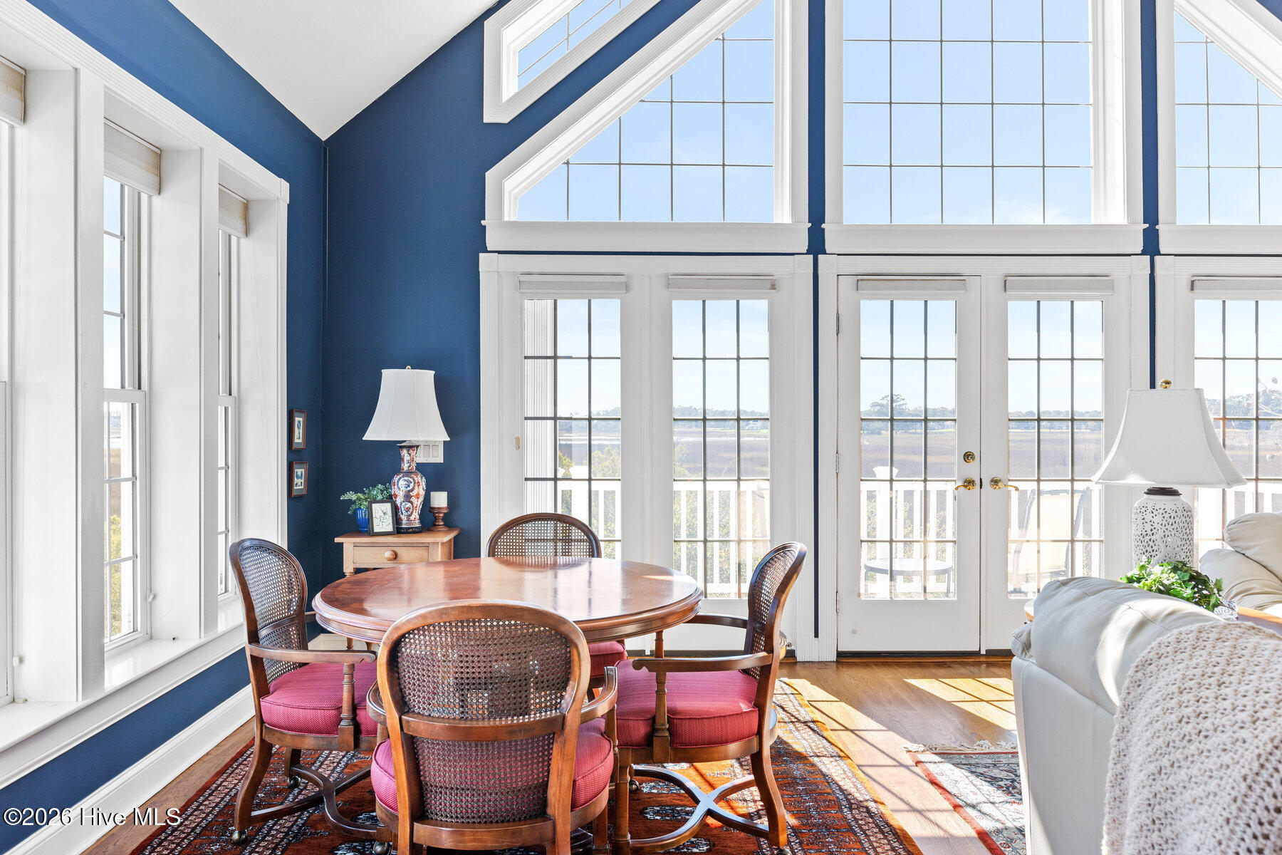 100558042 | Photo 12