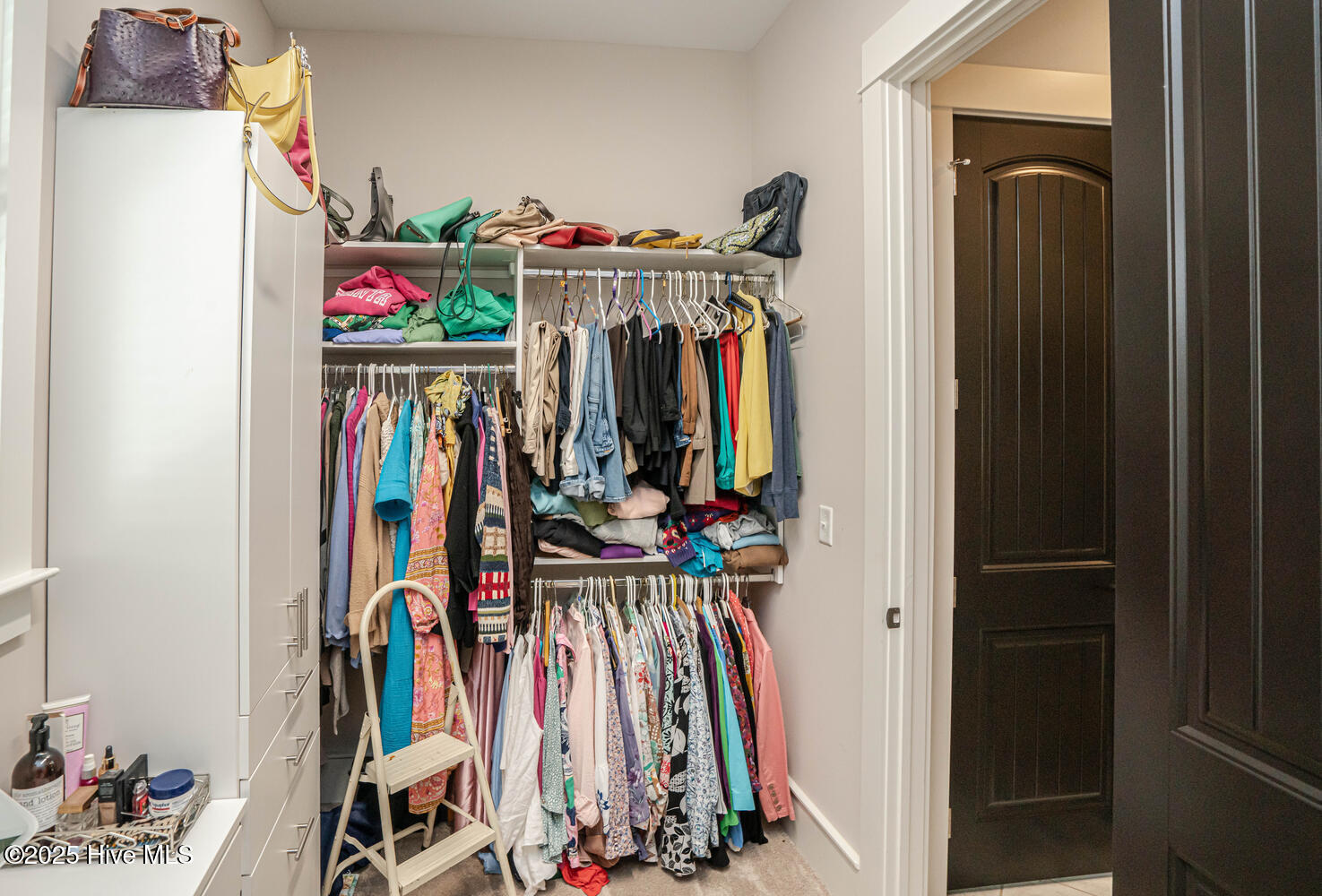 100566478 | Photo 36