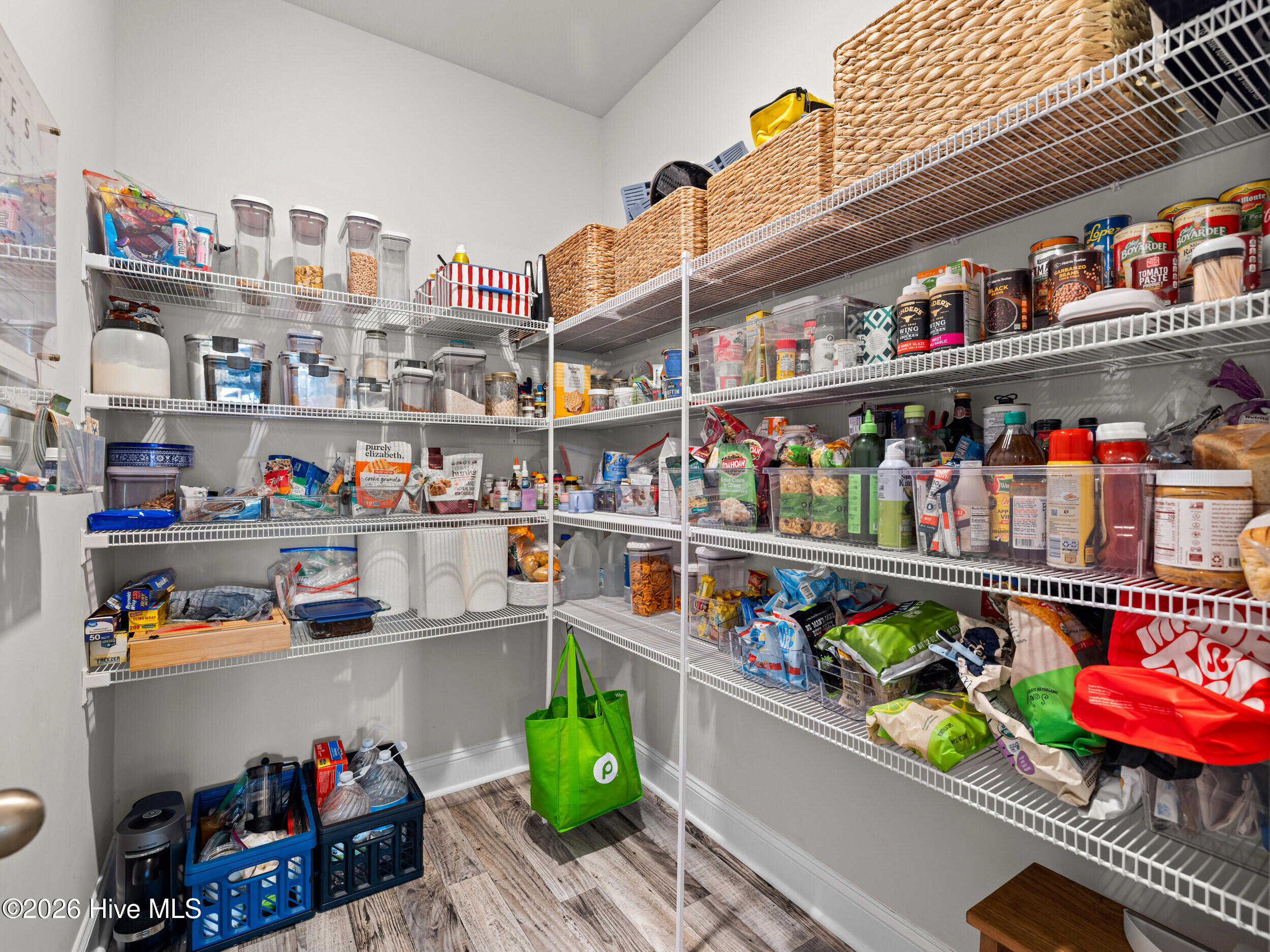 100565919 | Photo 28