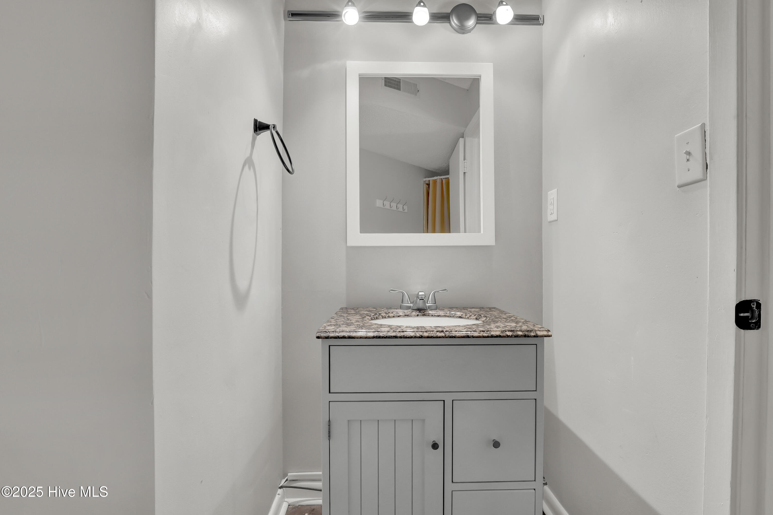 100520524 | Photo 21