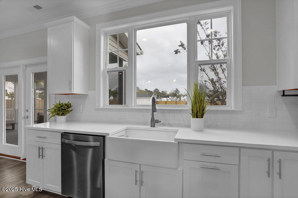 100500102 | Photo 17