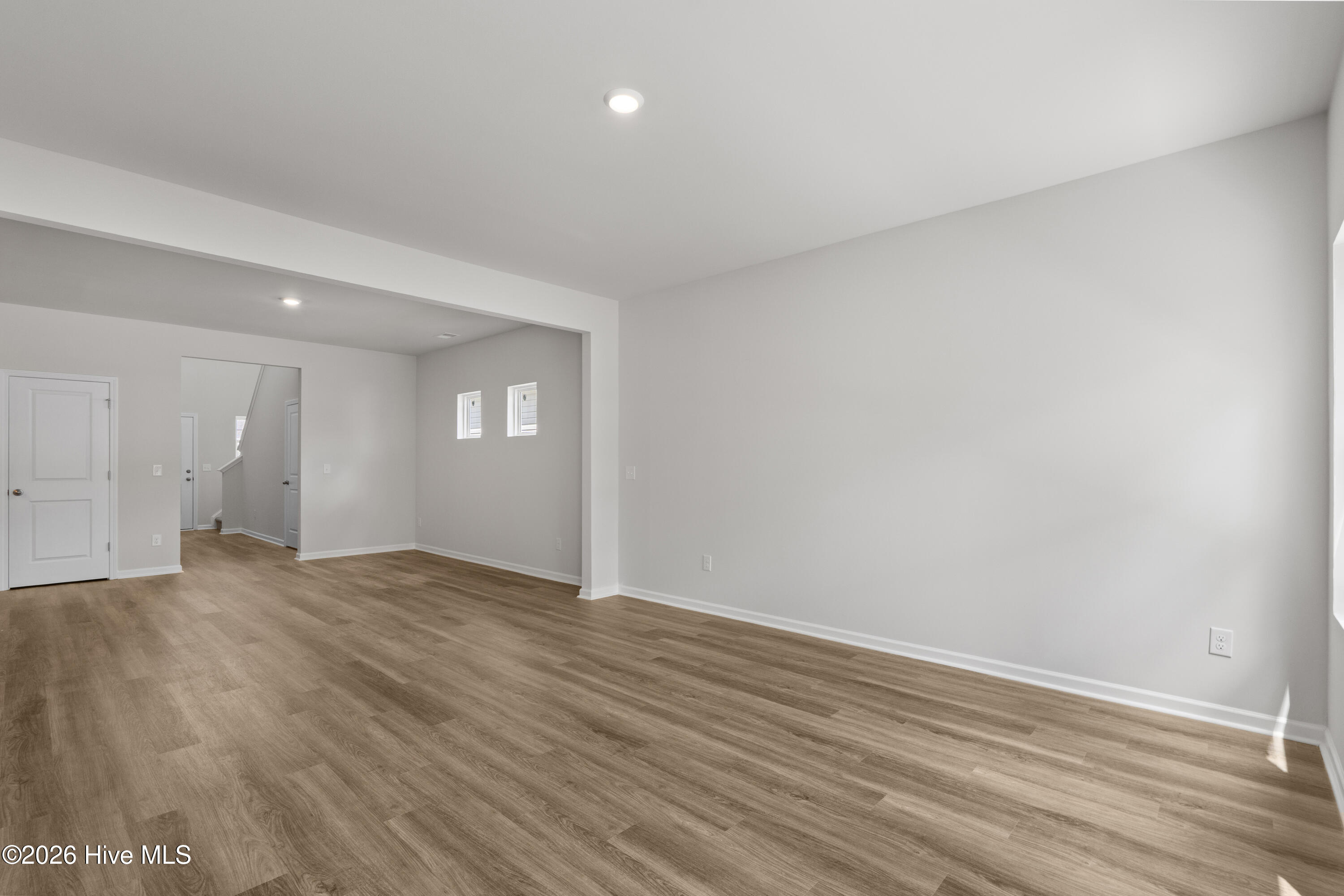 100554673 | Photo 13