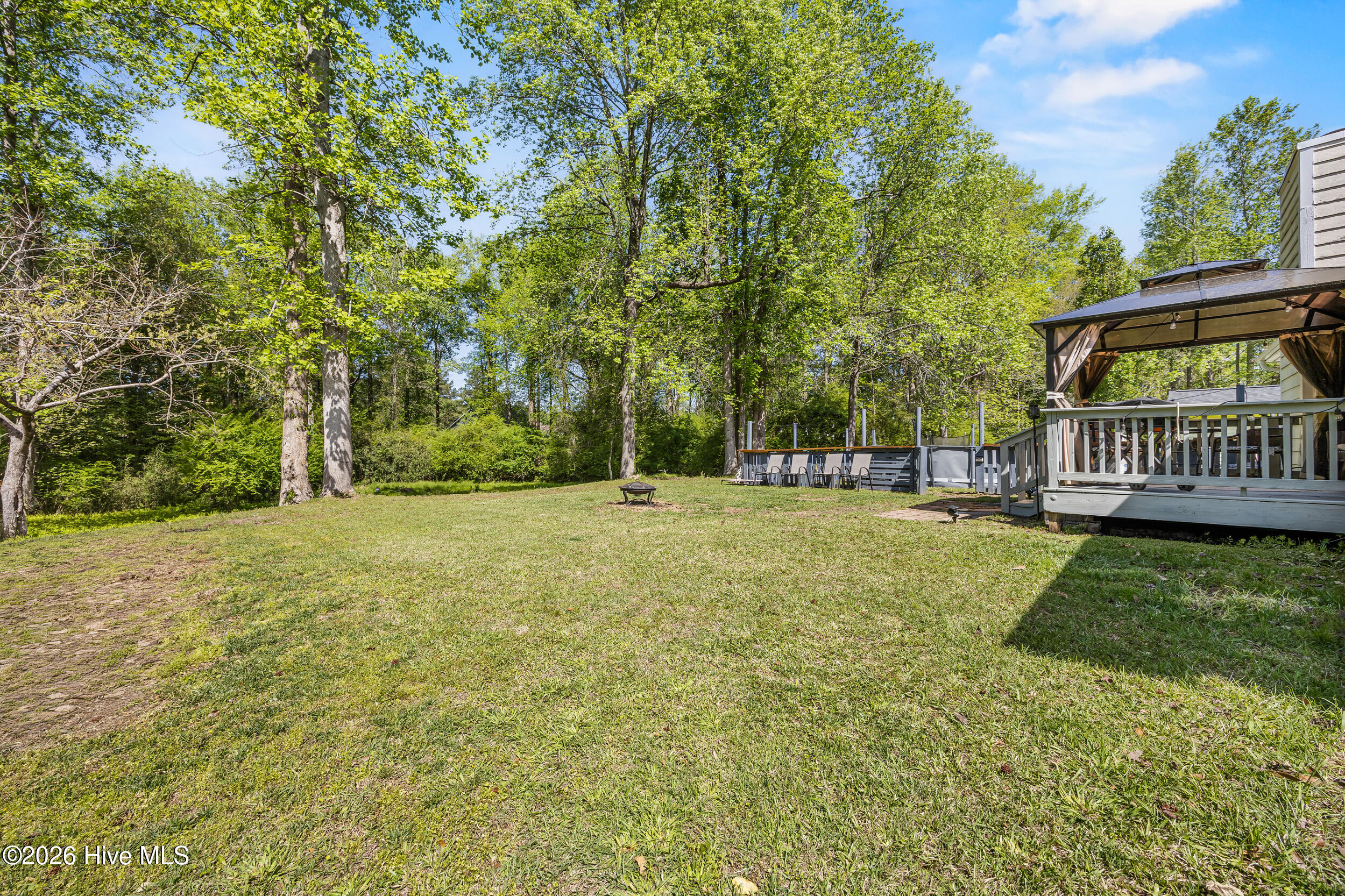 100566789 | Photo 33