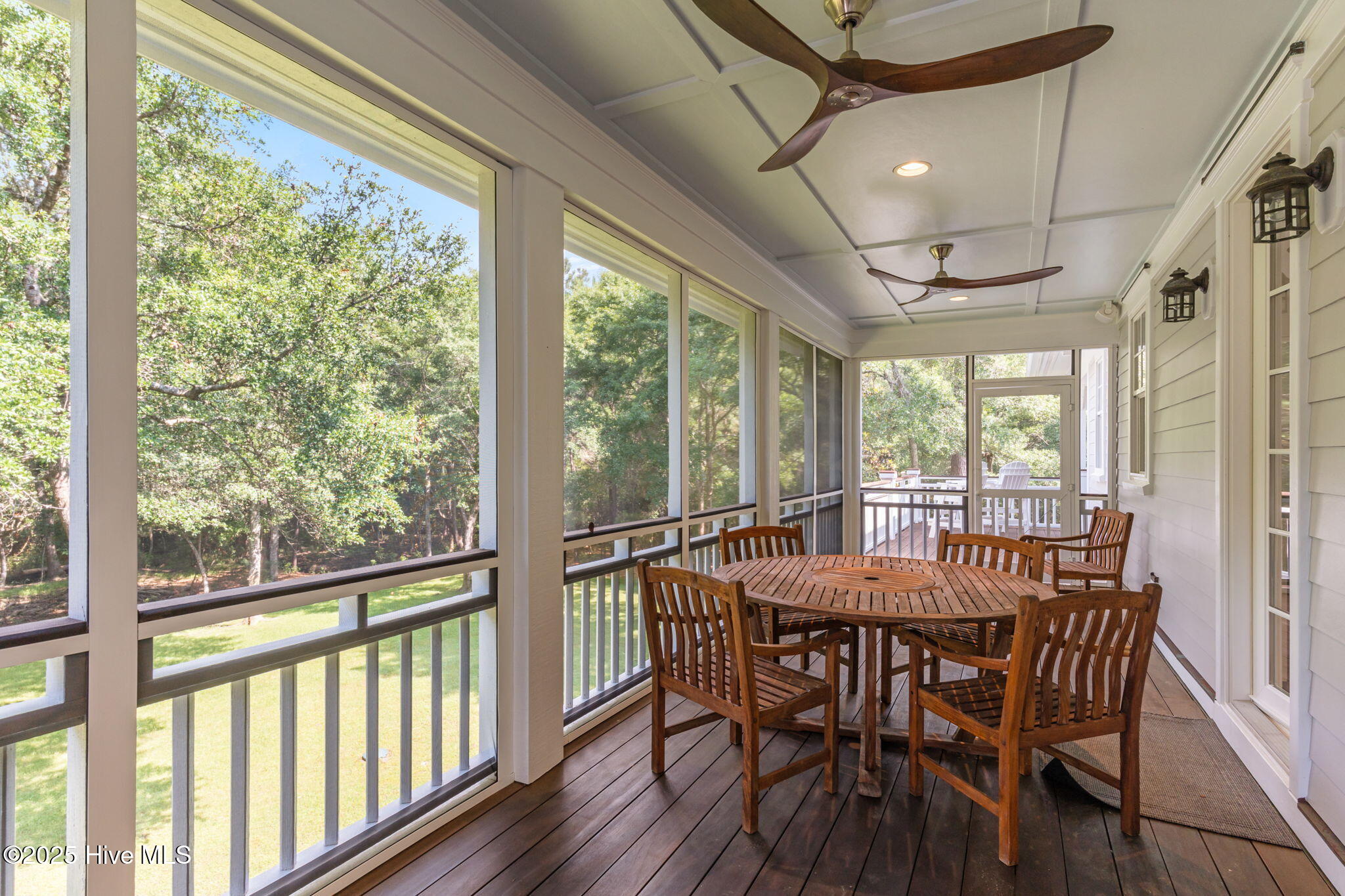 100512246 | Photo 31