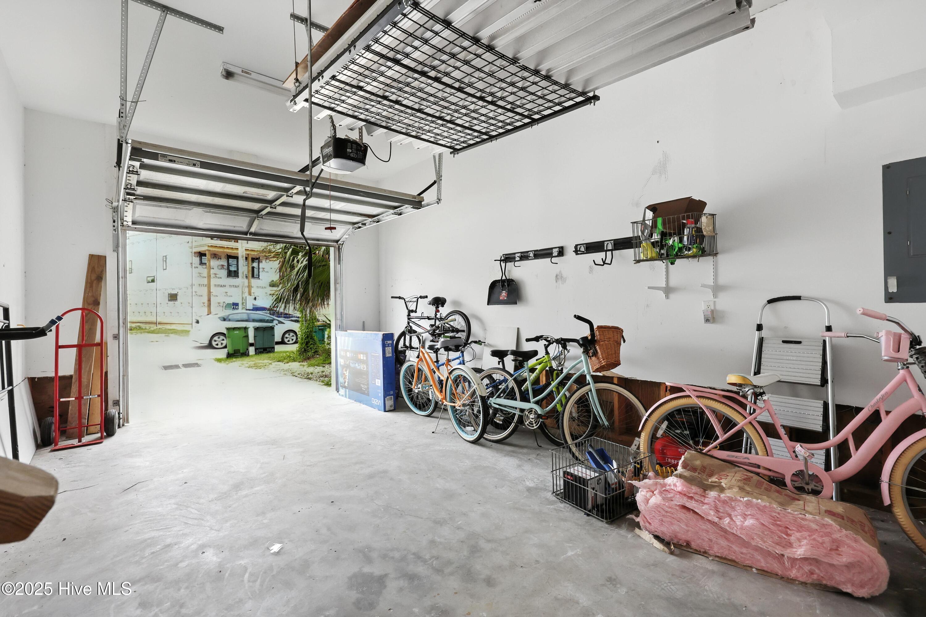 100525482 | Photo 35