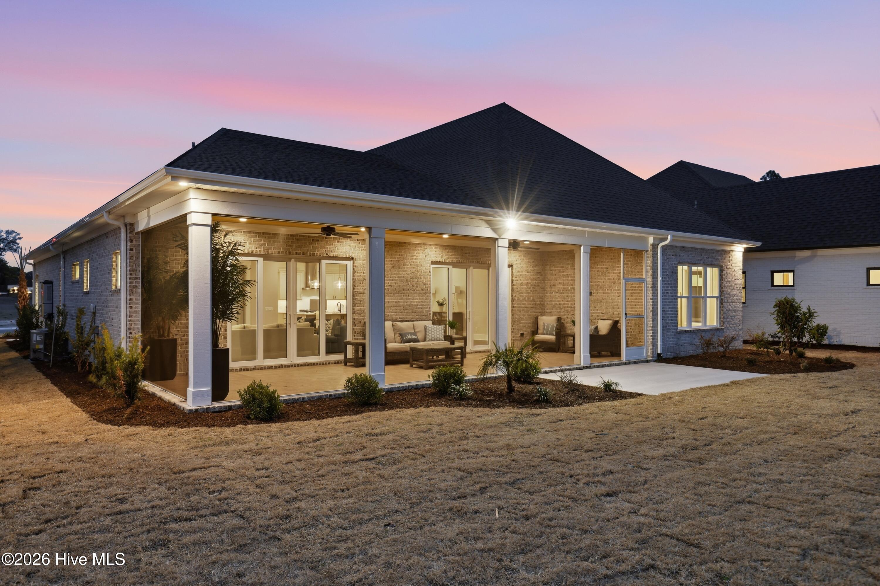 100537970 | Photo 45