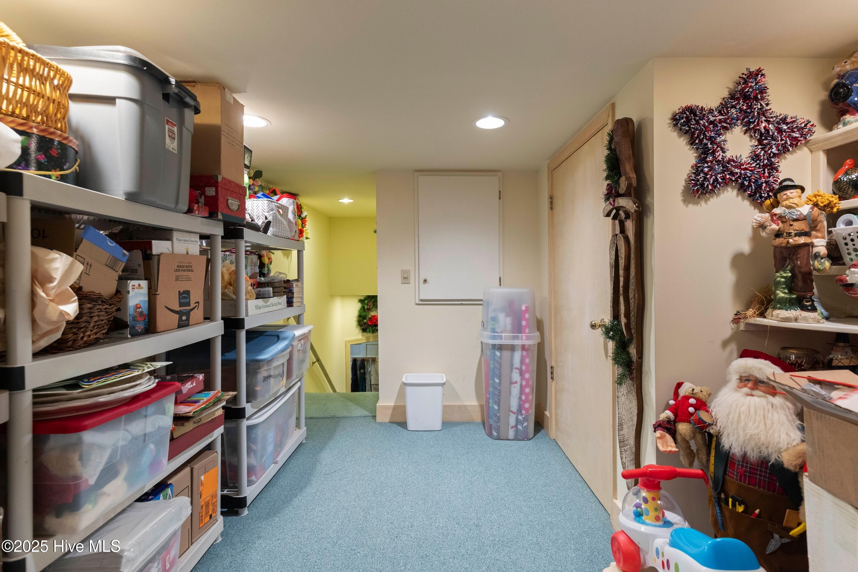 100539115 | Photo 76