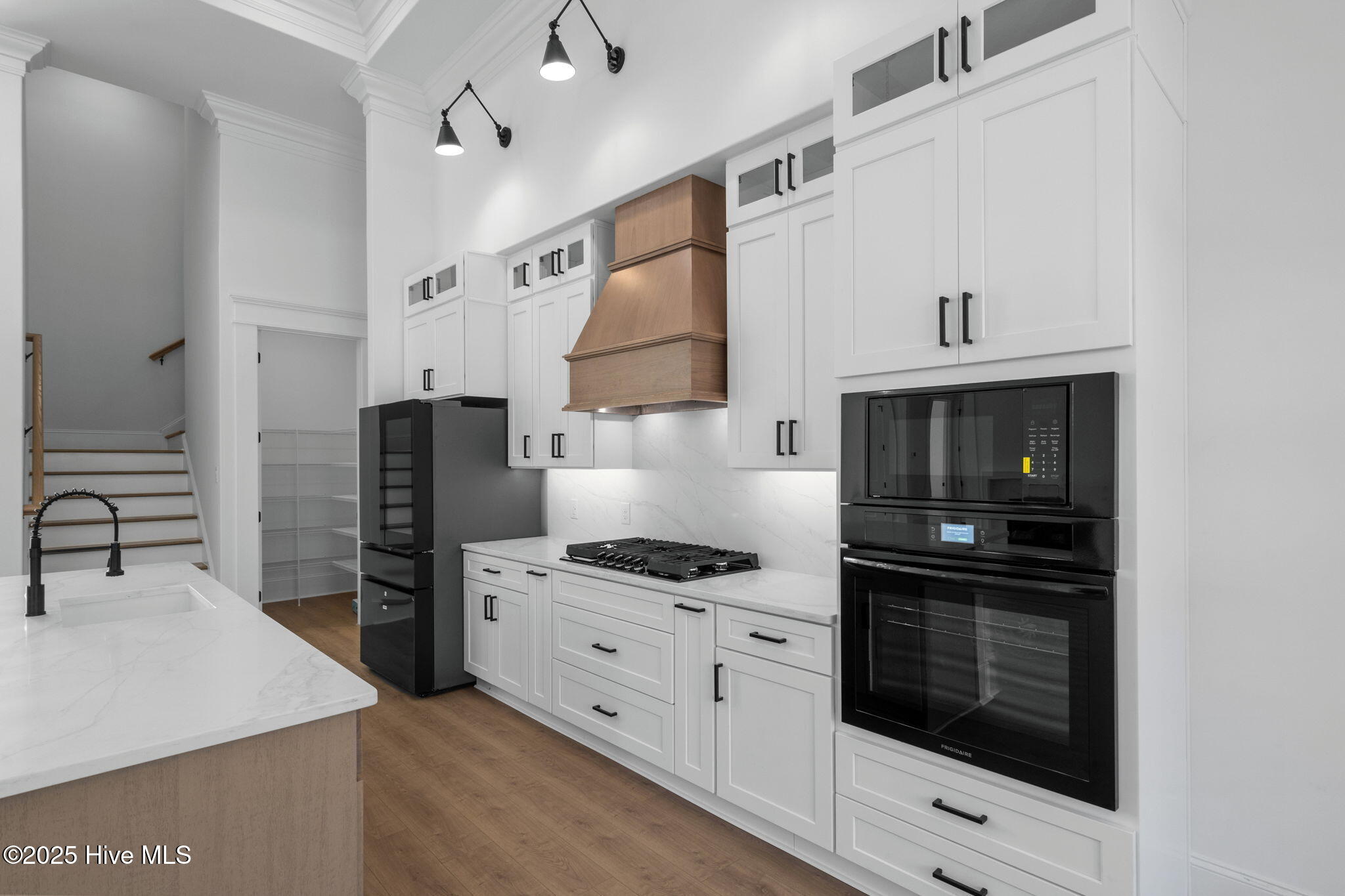 100535498 | Photo 26