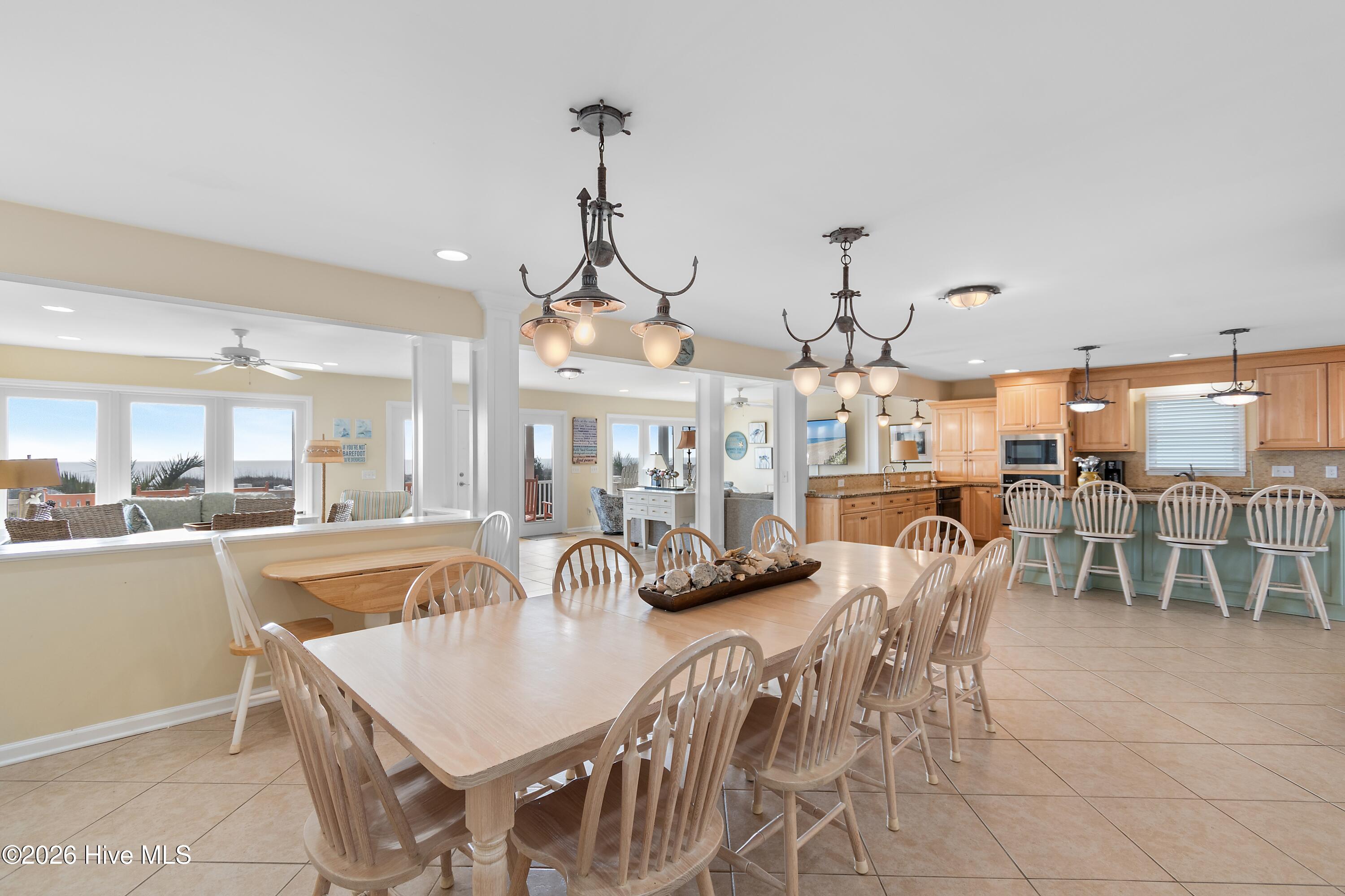 100548422 | Photo 18