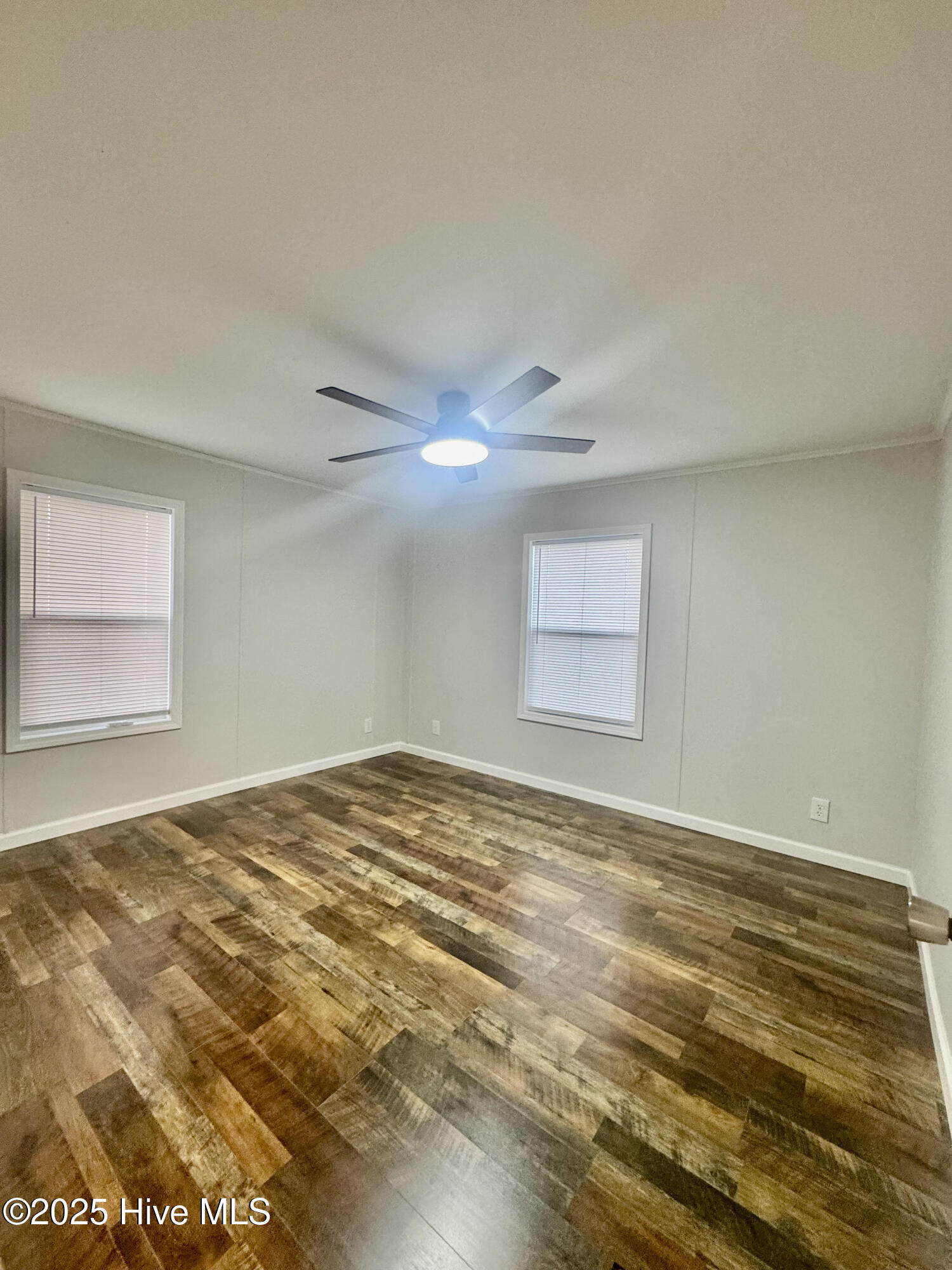 100546285 | Photo 45