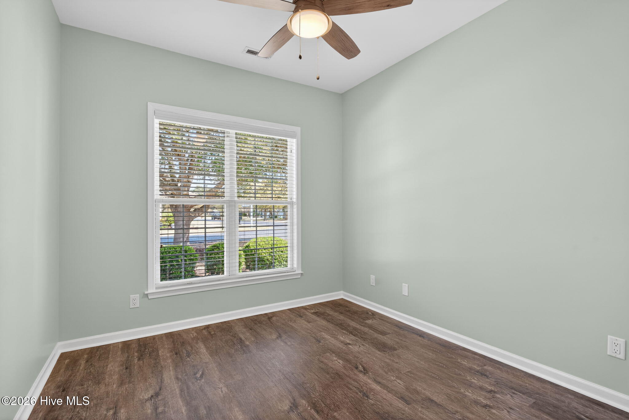 100564275 | Photo 24