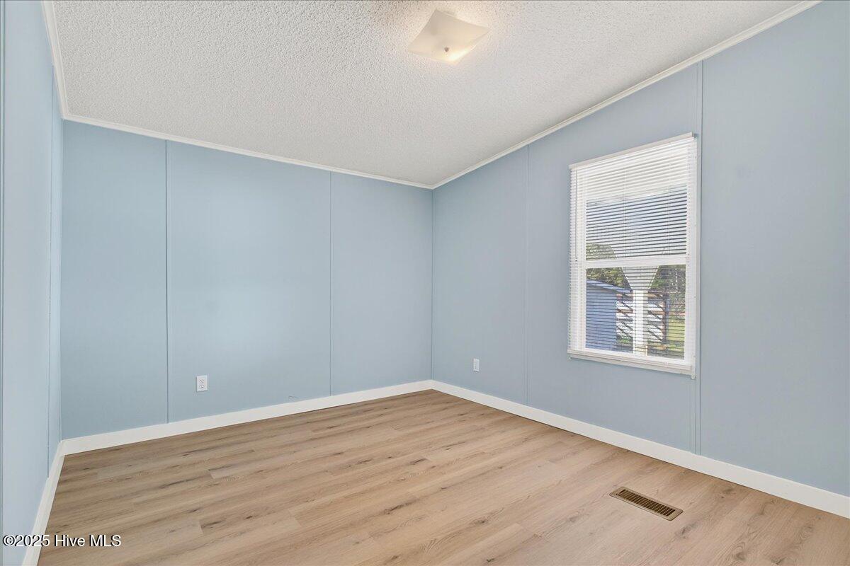 100543230 | Photo 27