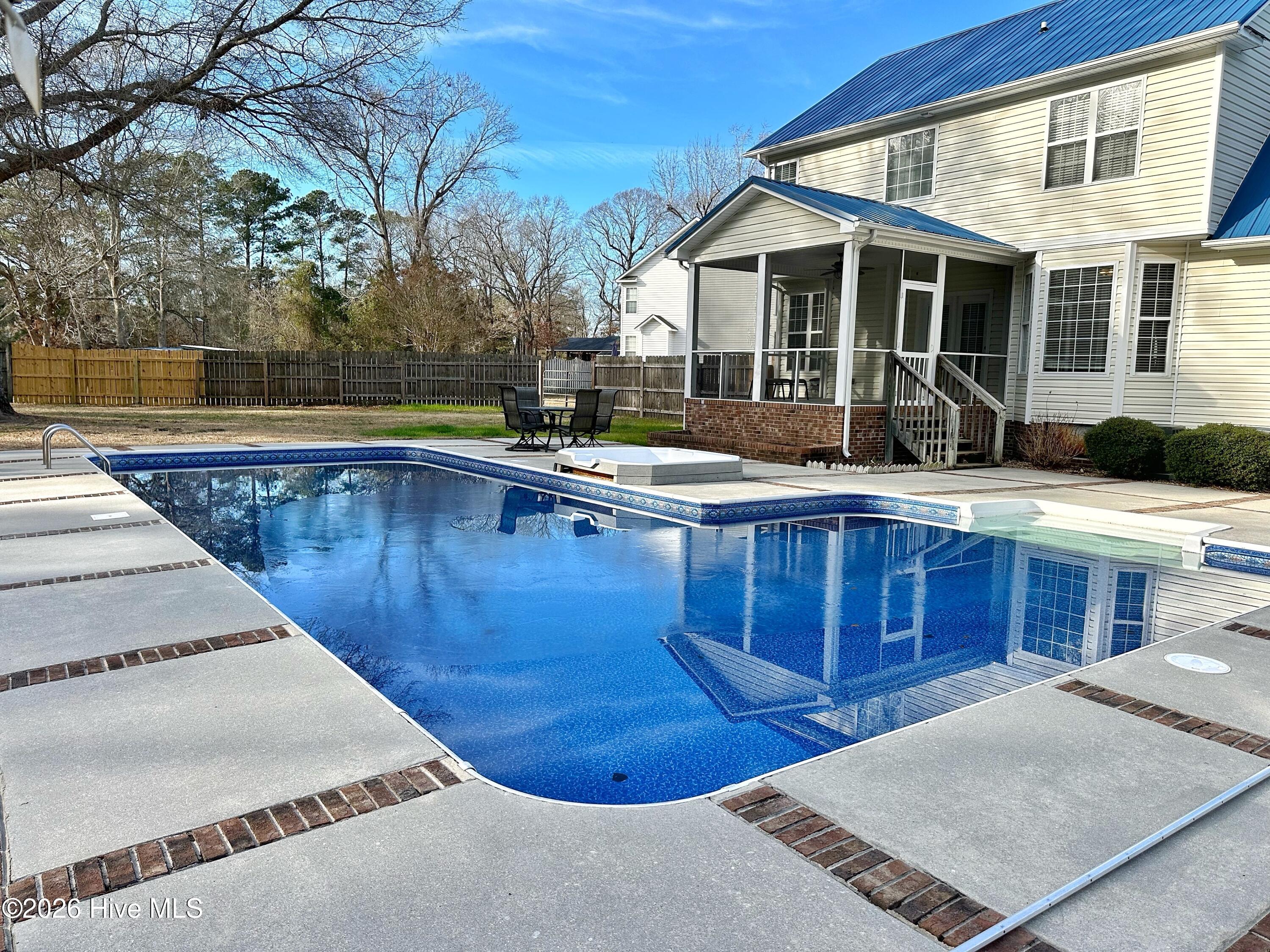 100551305 | Photo 57