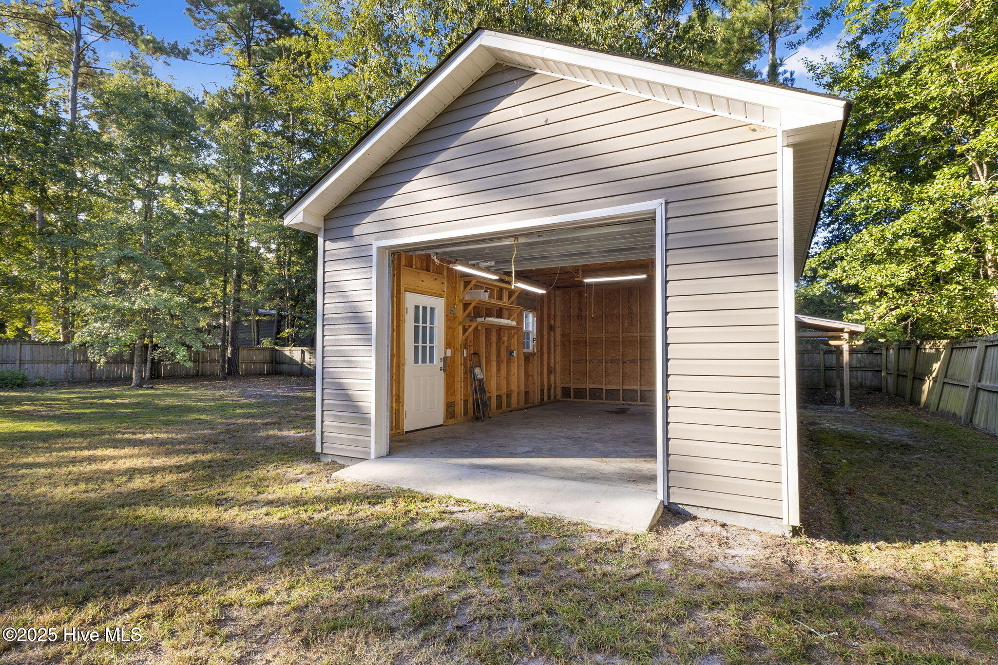 100533353 | Photo 29