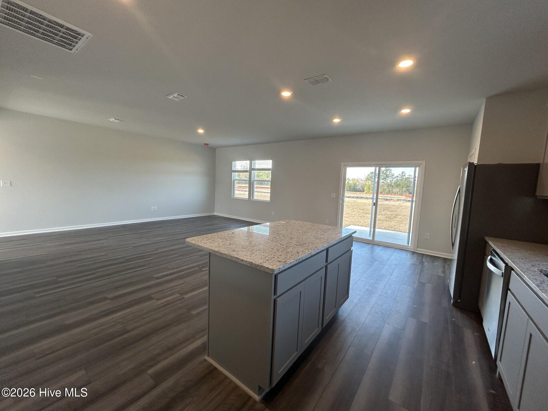 100535970 | Photo 10