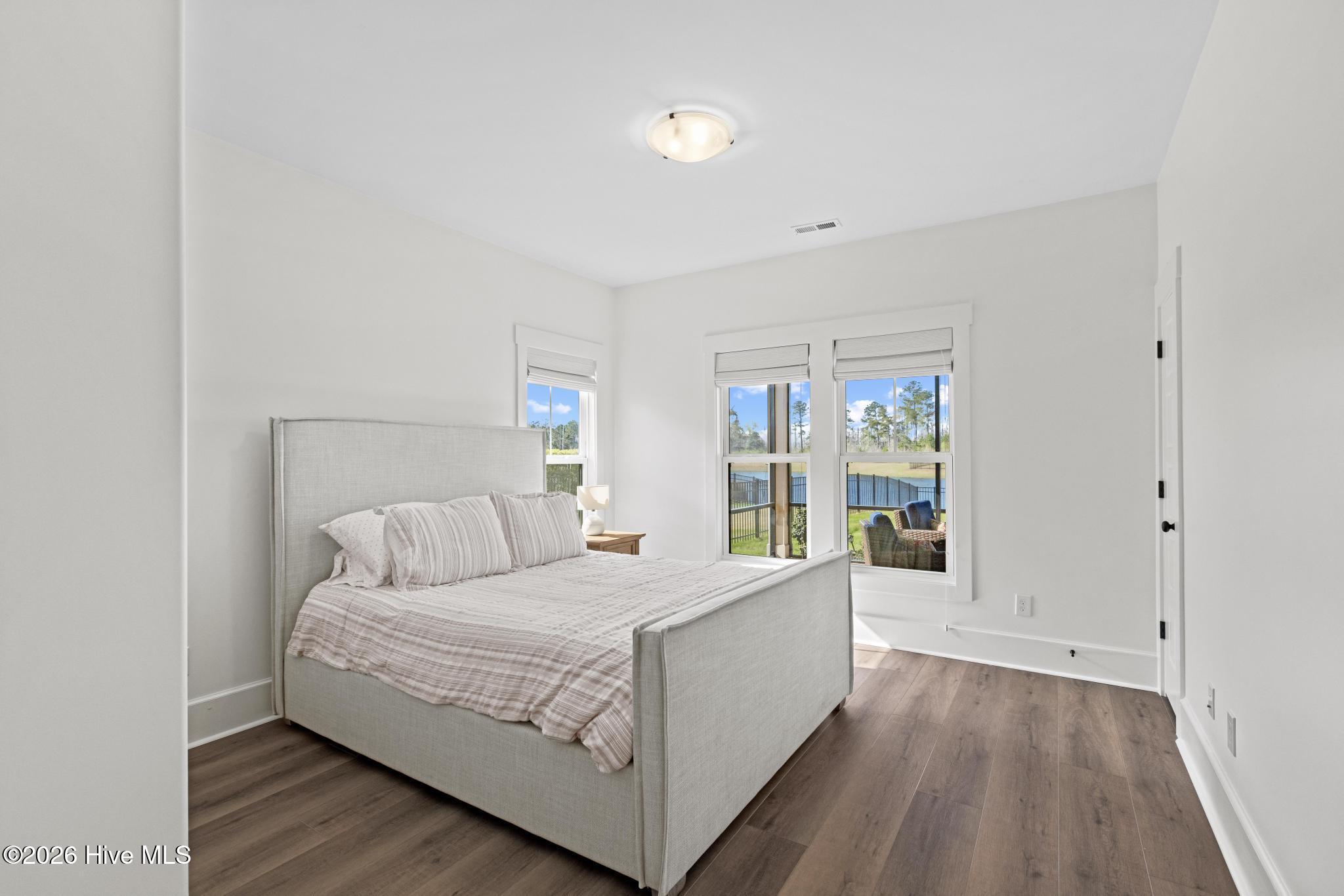 100561204 | Photo 30