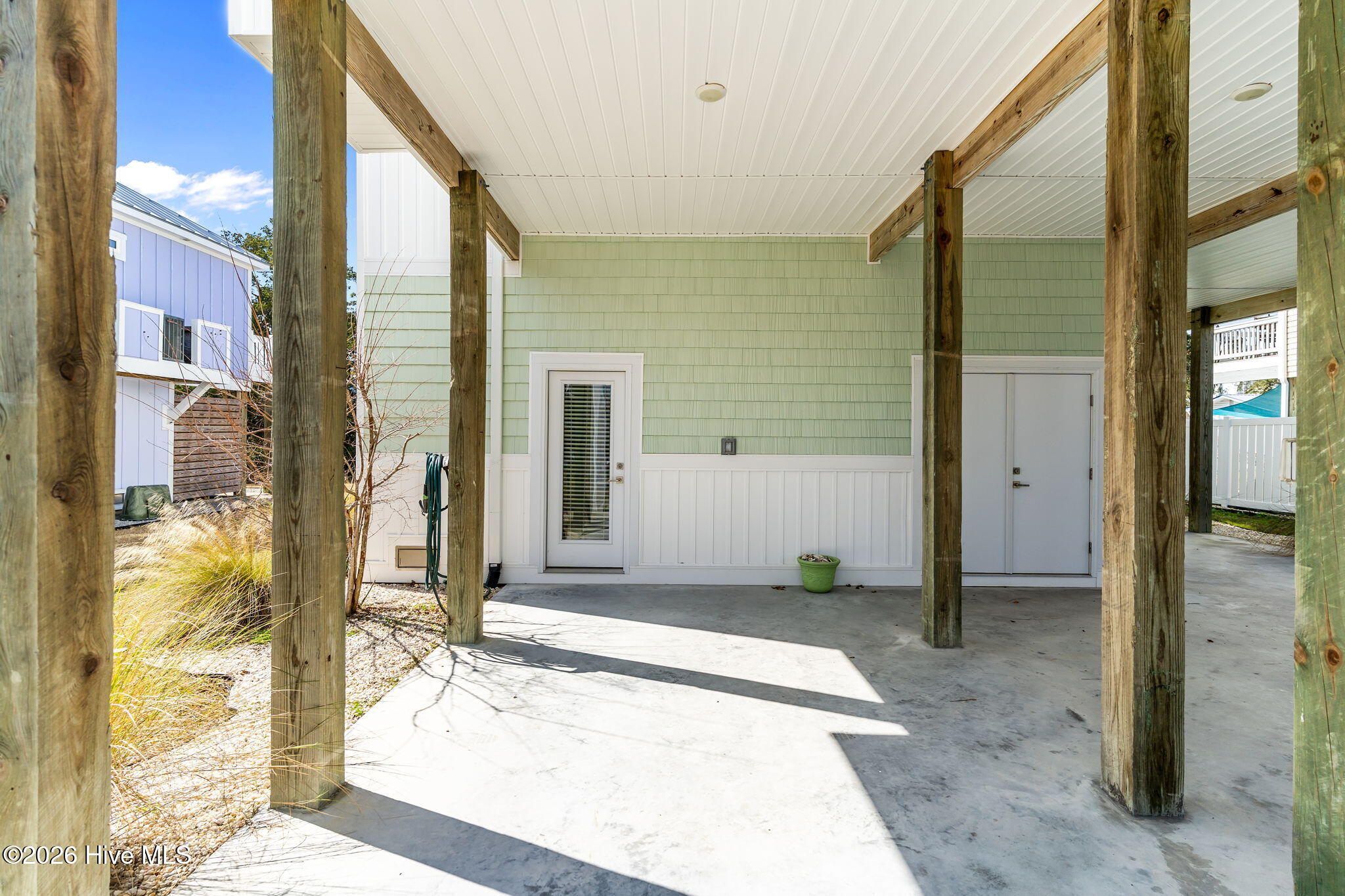 100562784 | Photo 58