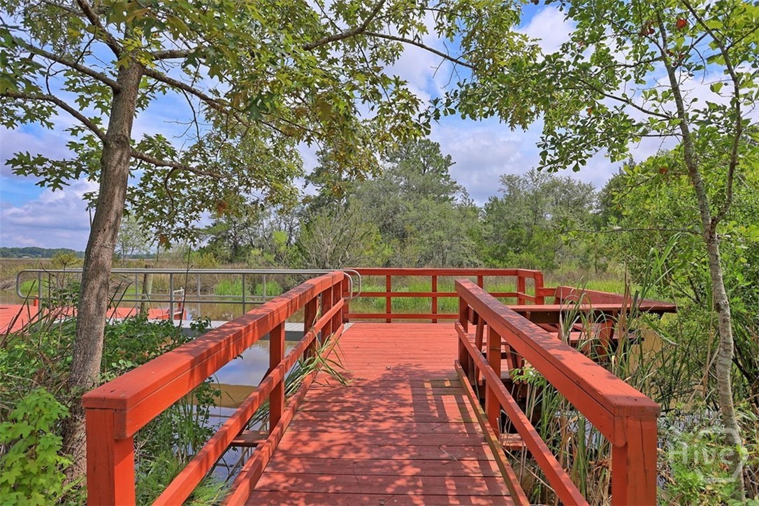 221 Lakeshore Drive