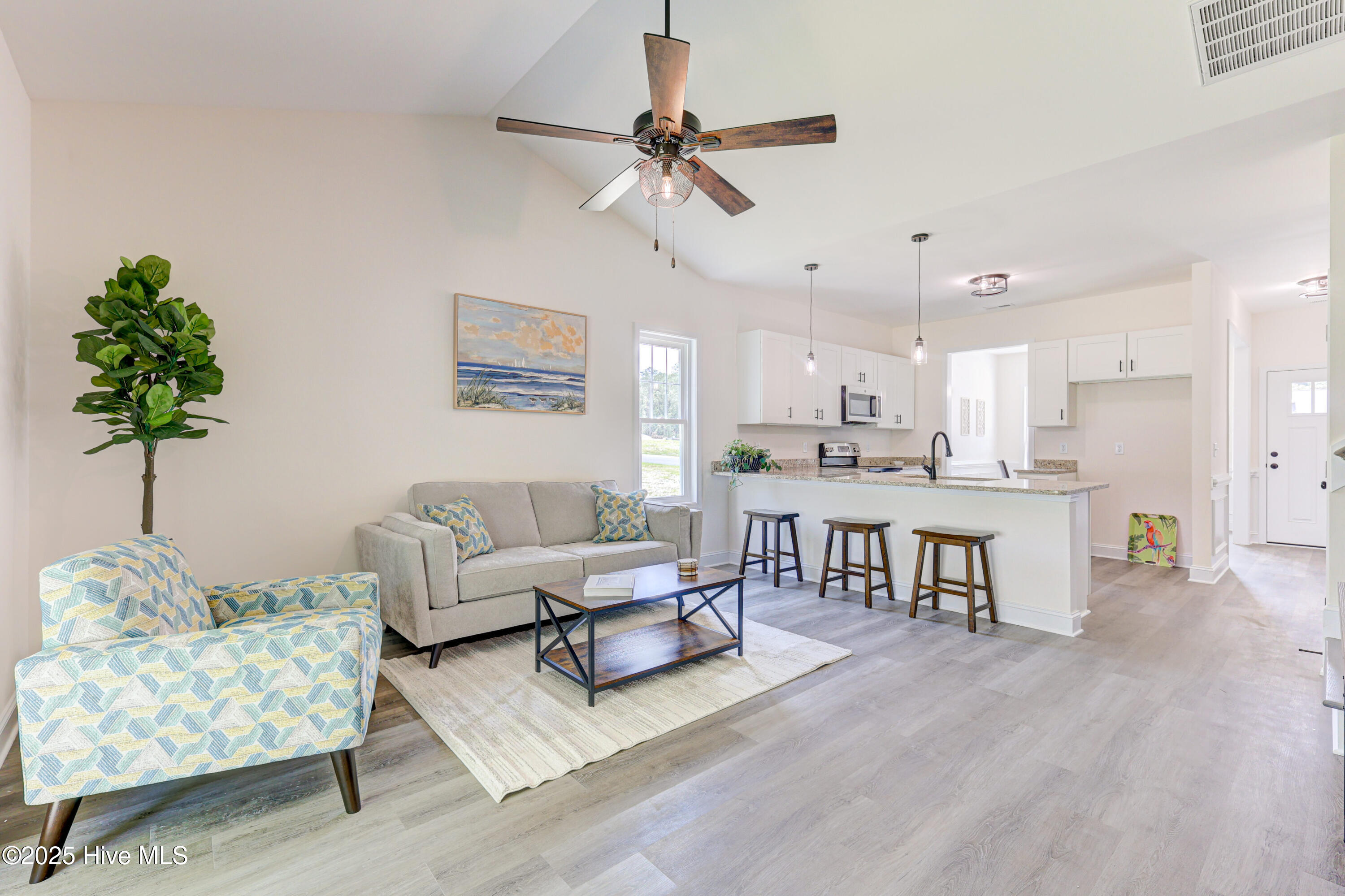 100515116 | Photo 14