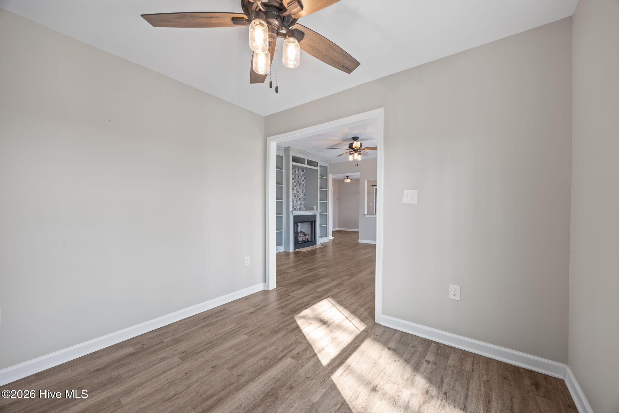 100562529 | Photo 15