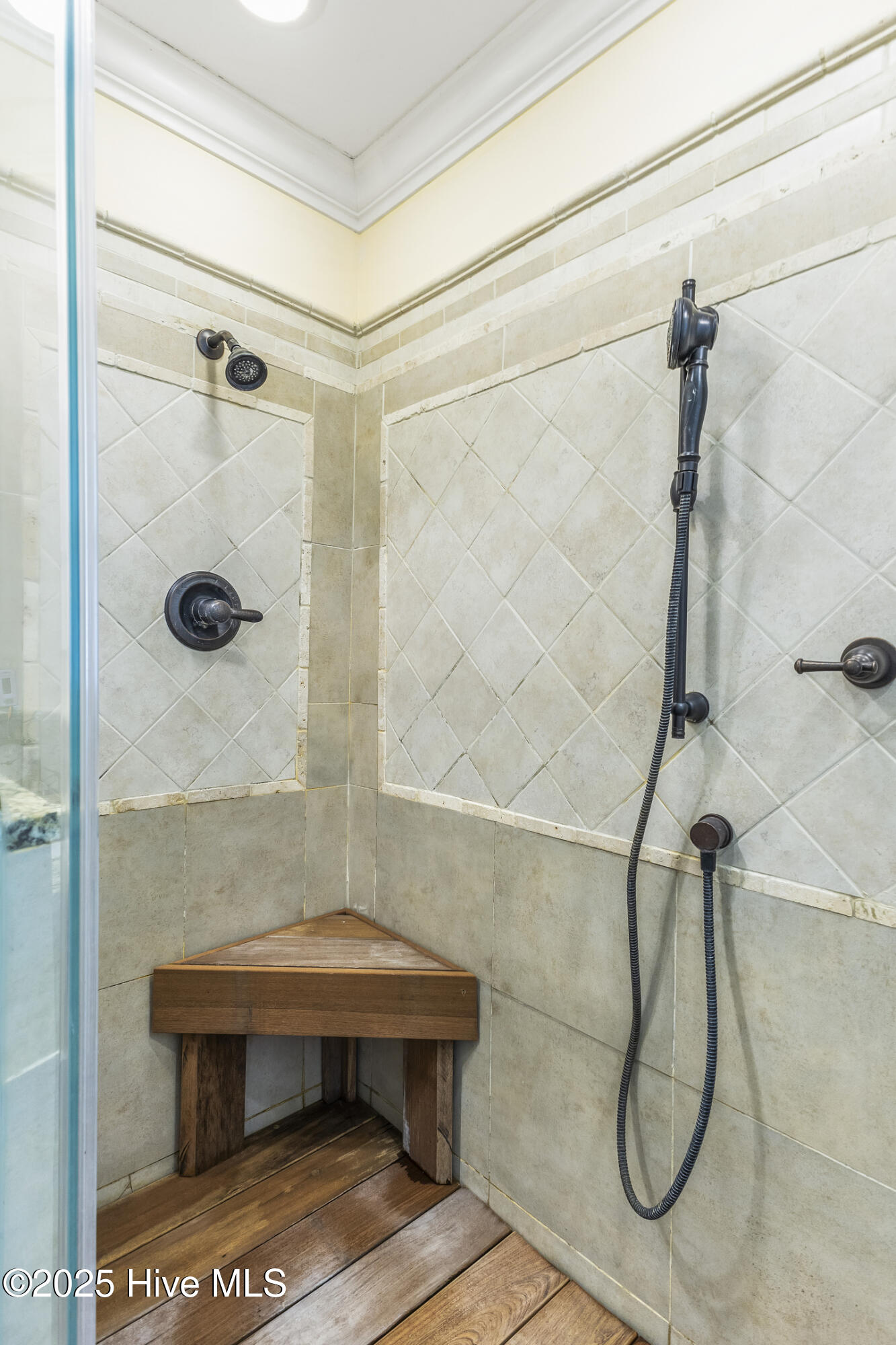 100504444 | Photo 18