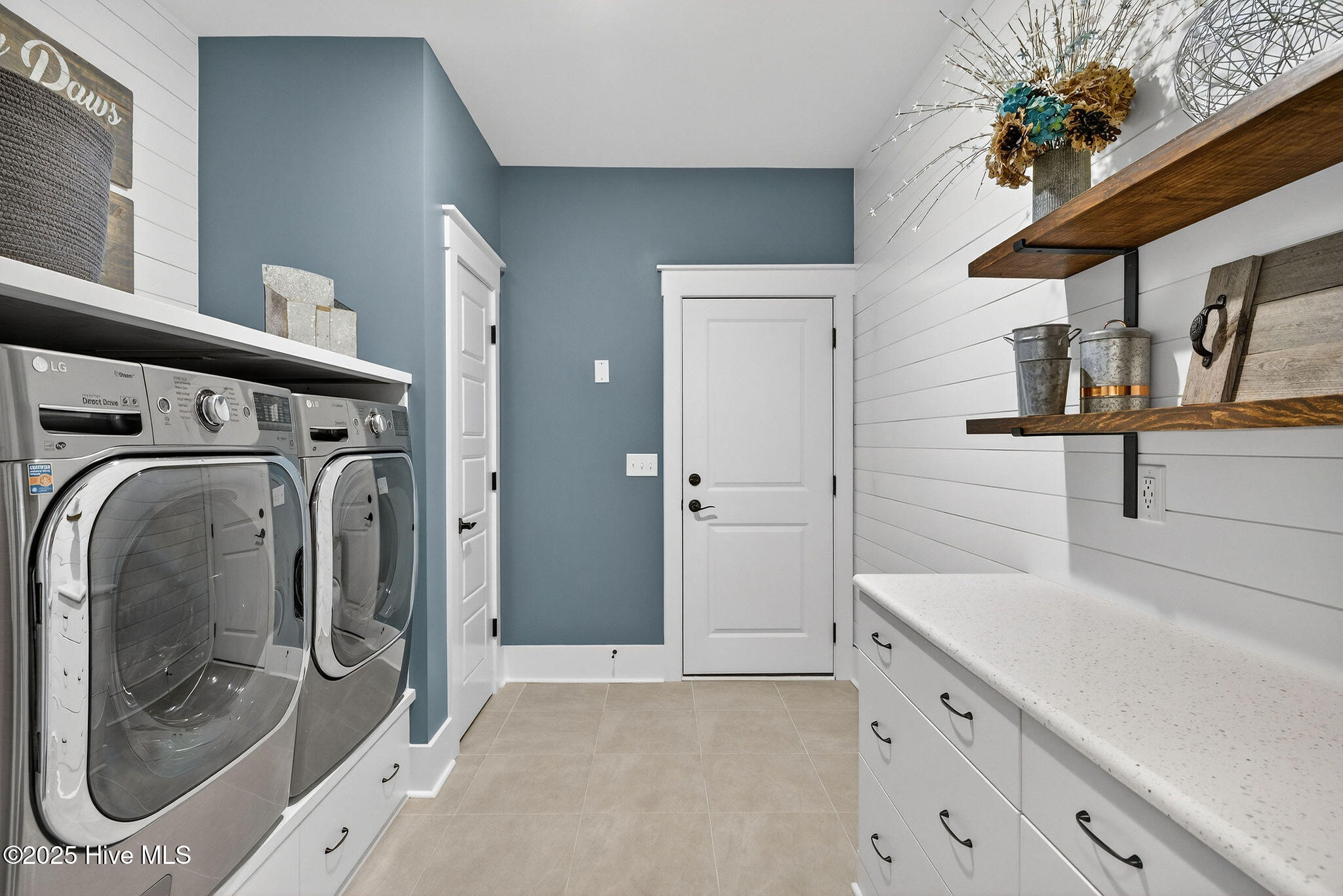 100541568 | Photo 20