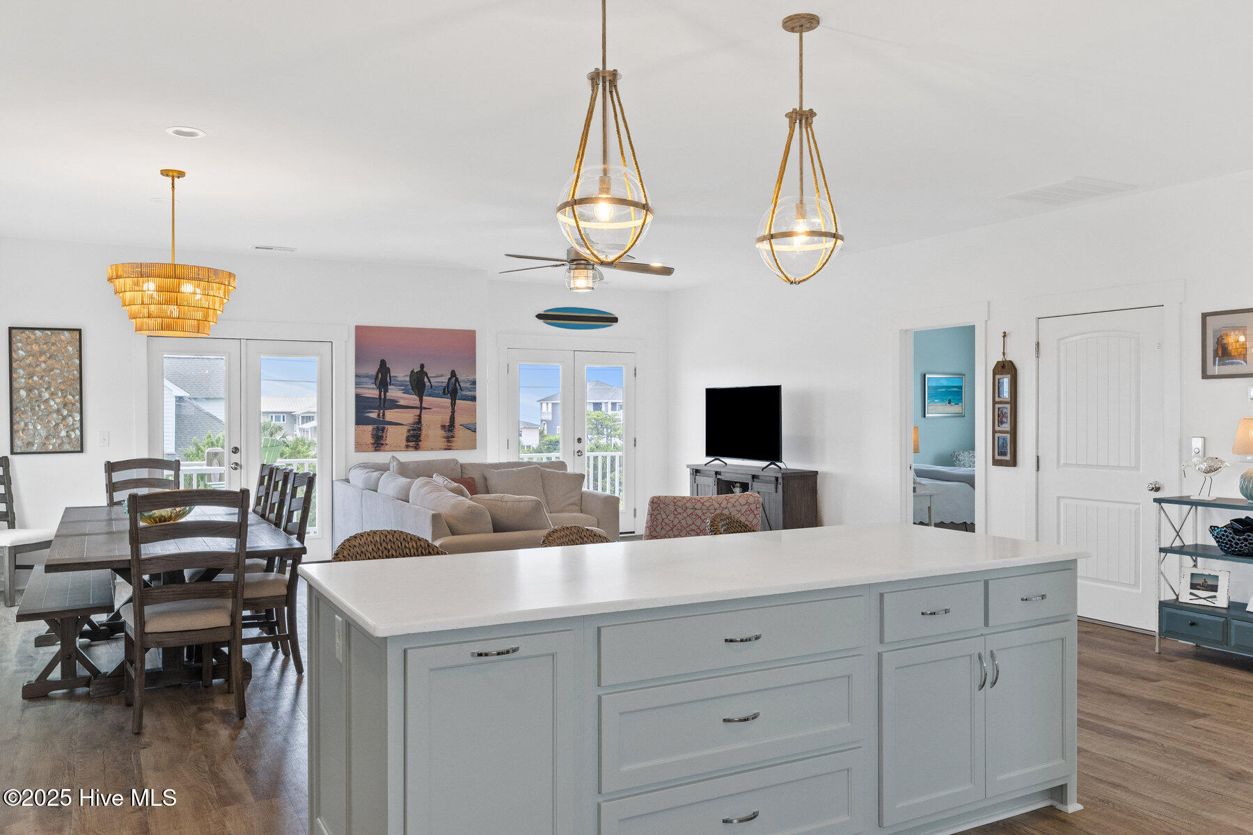 100523627 | Photo 11