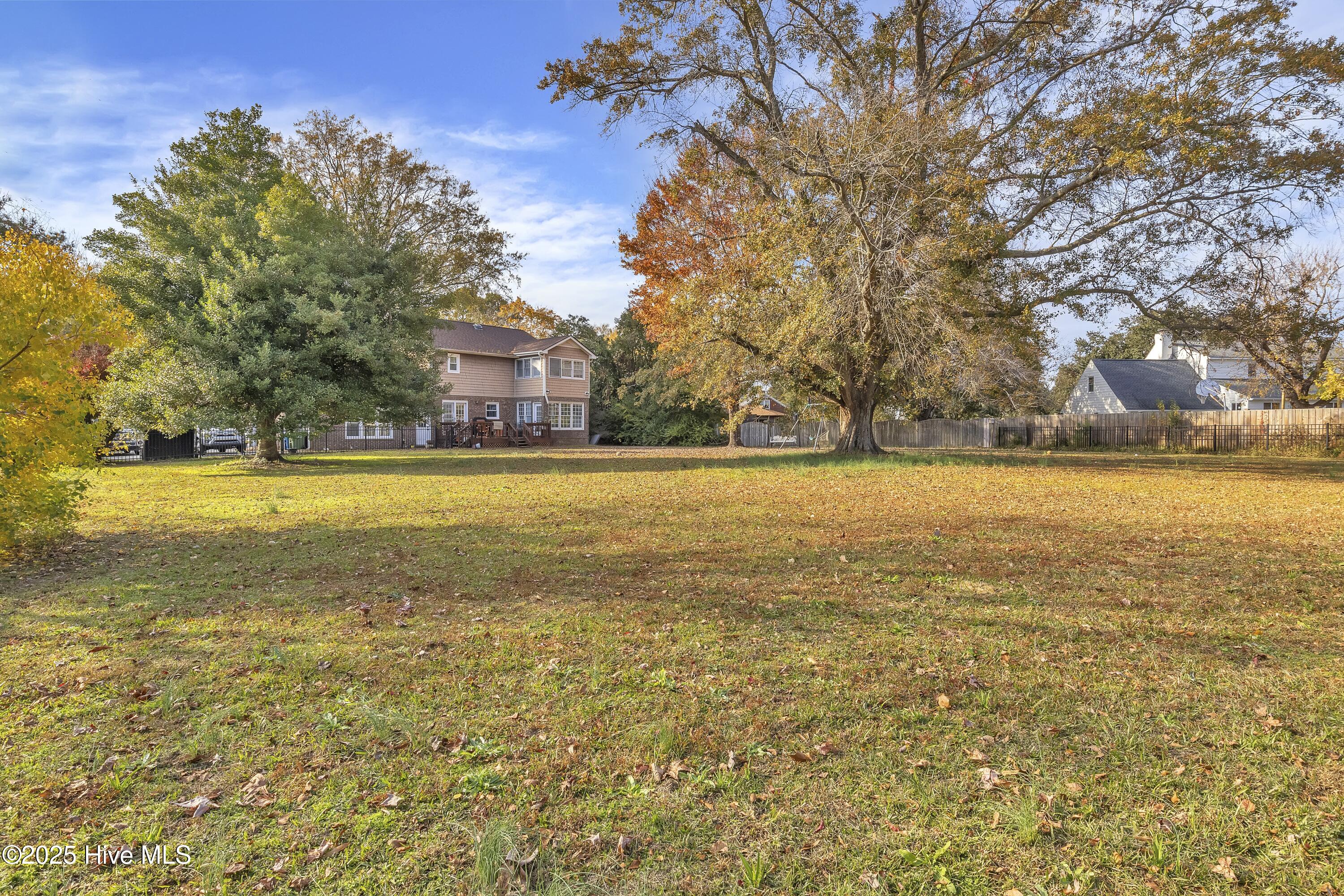 100480579 | Photo 35