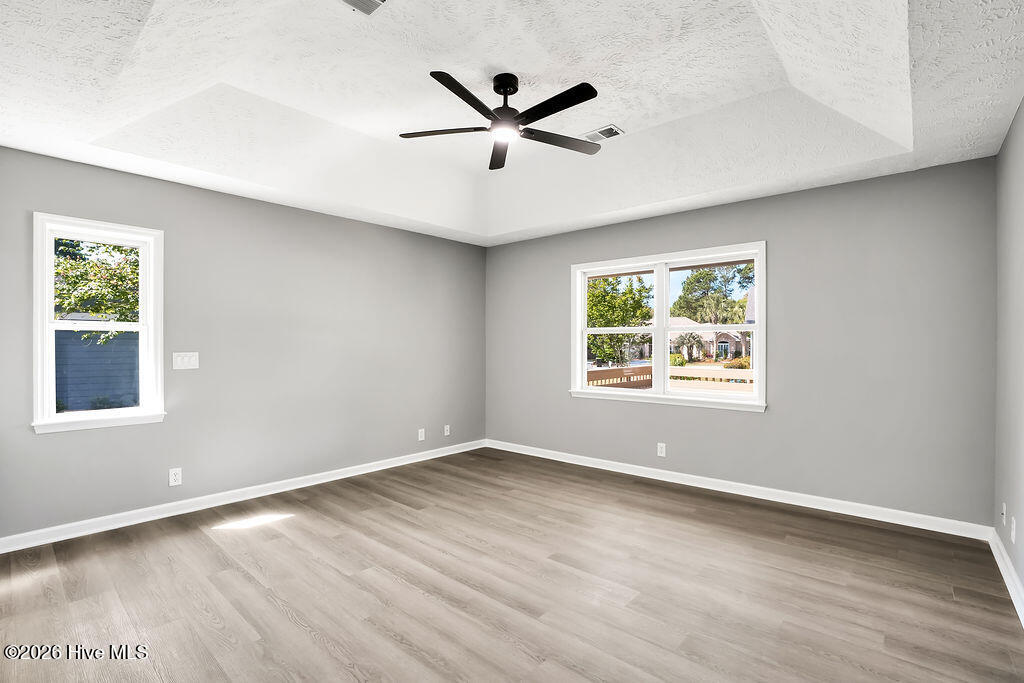 100567951 | Photo 22