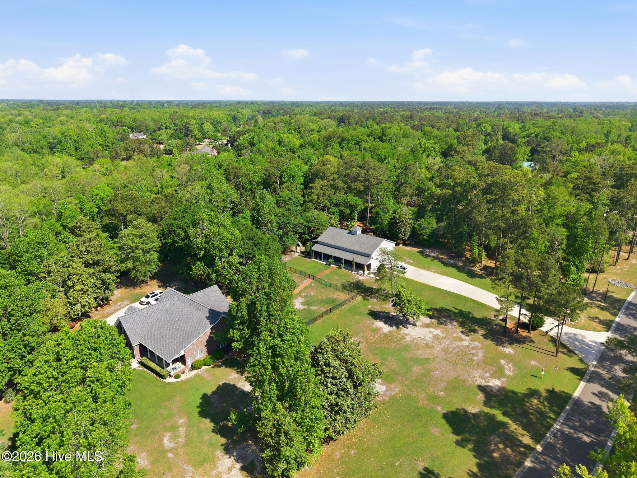 100570615 | Photo 74