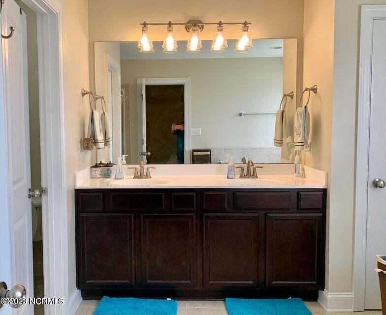 100569467 | Photo 12