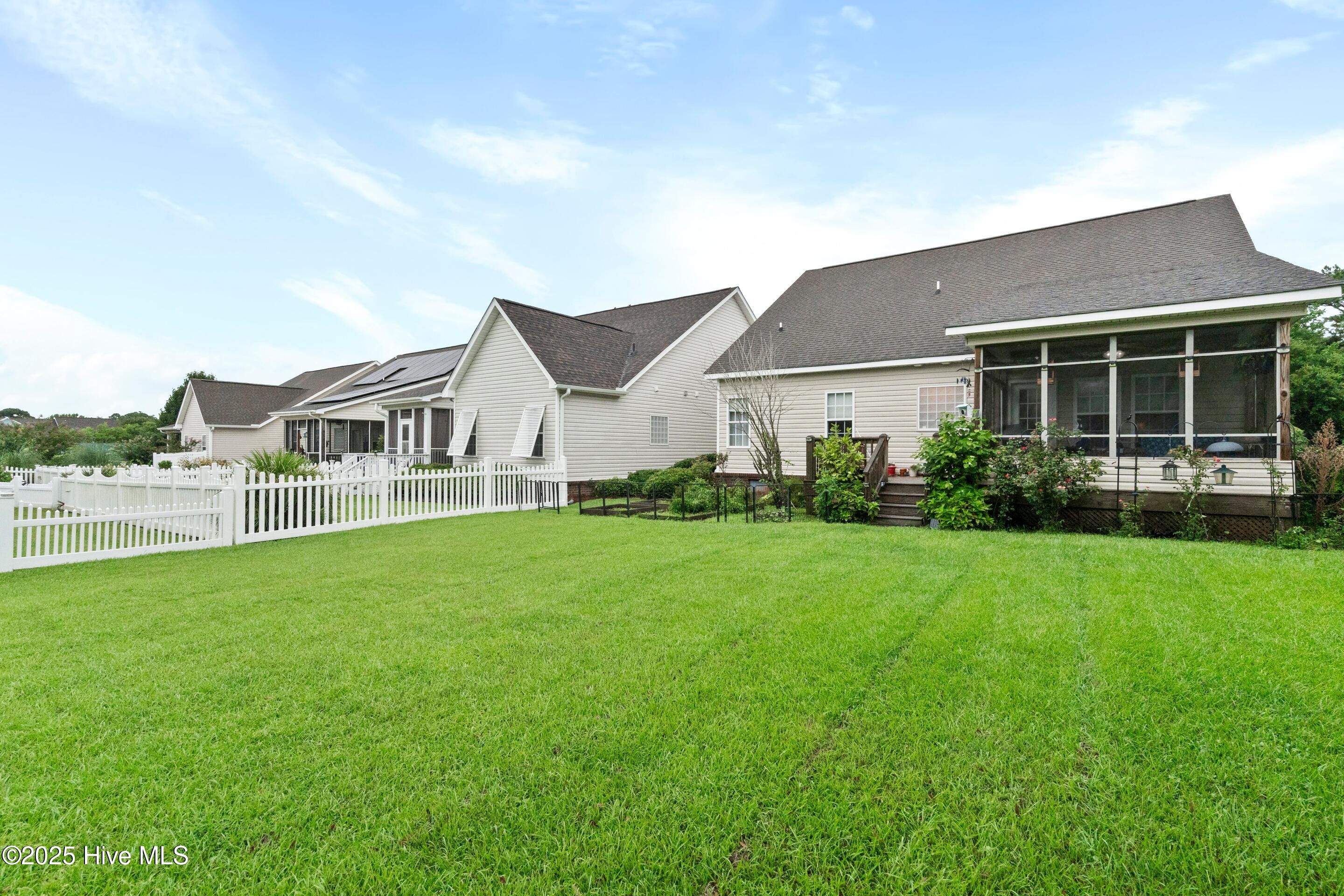 100522609 | Photo 52