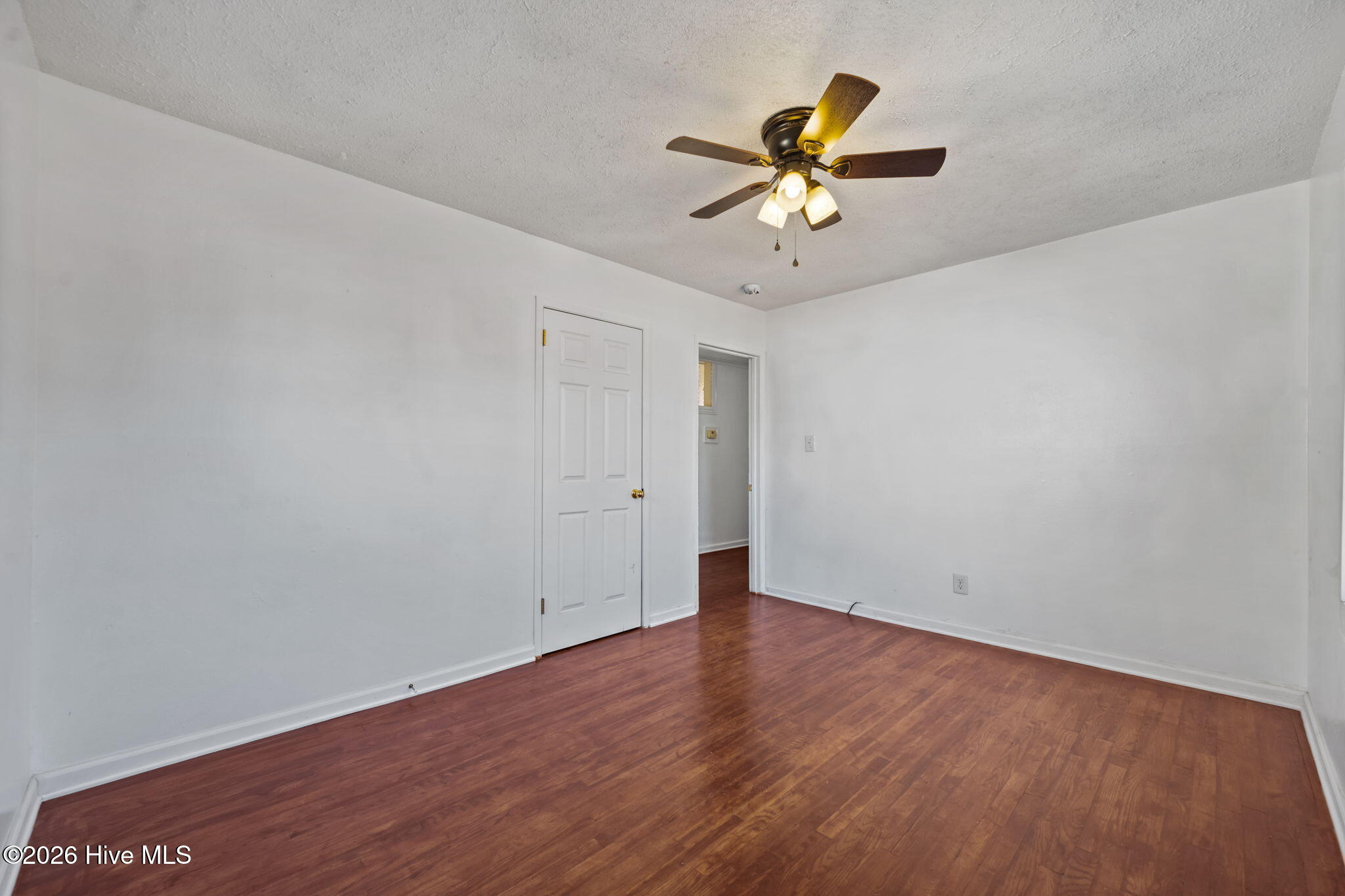 100547538 | Photo 23