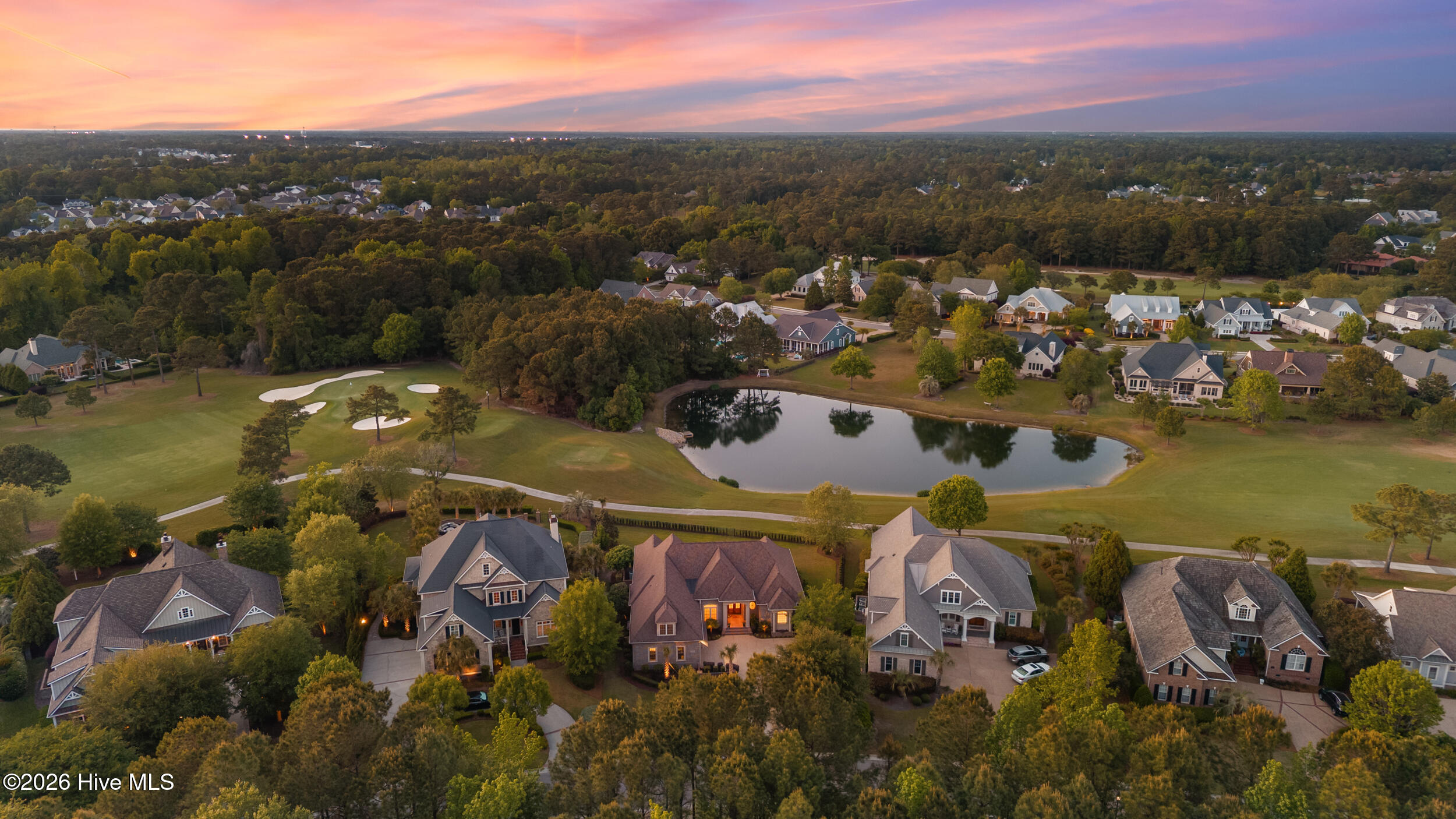 100567857 | Photo 40