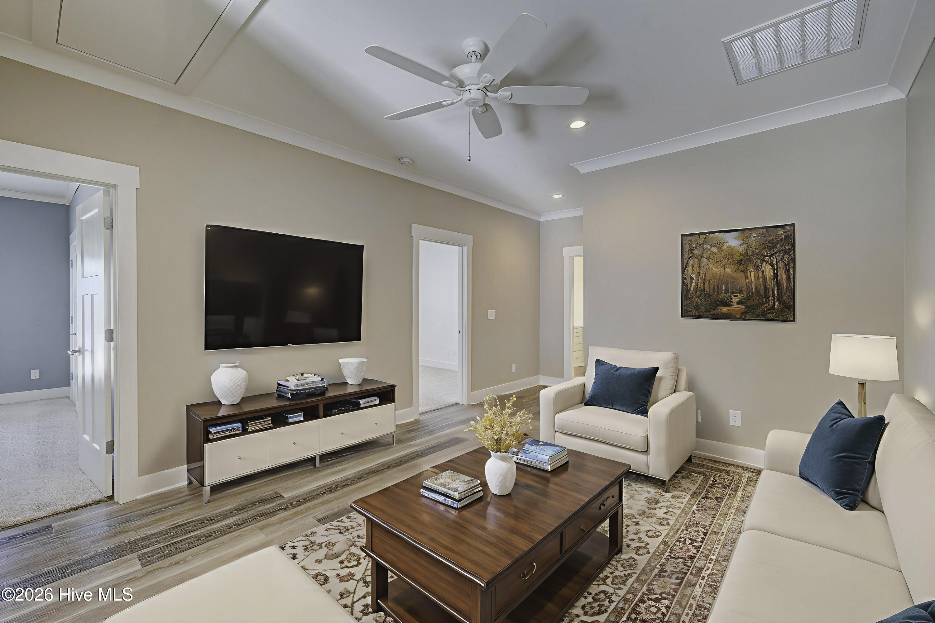 100534691 | Photo 48