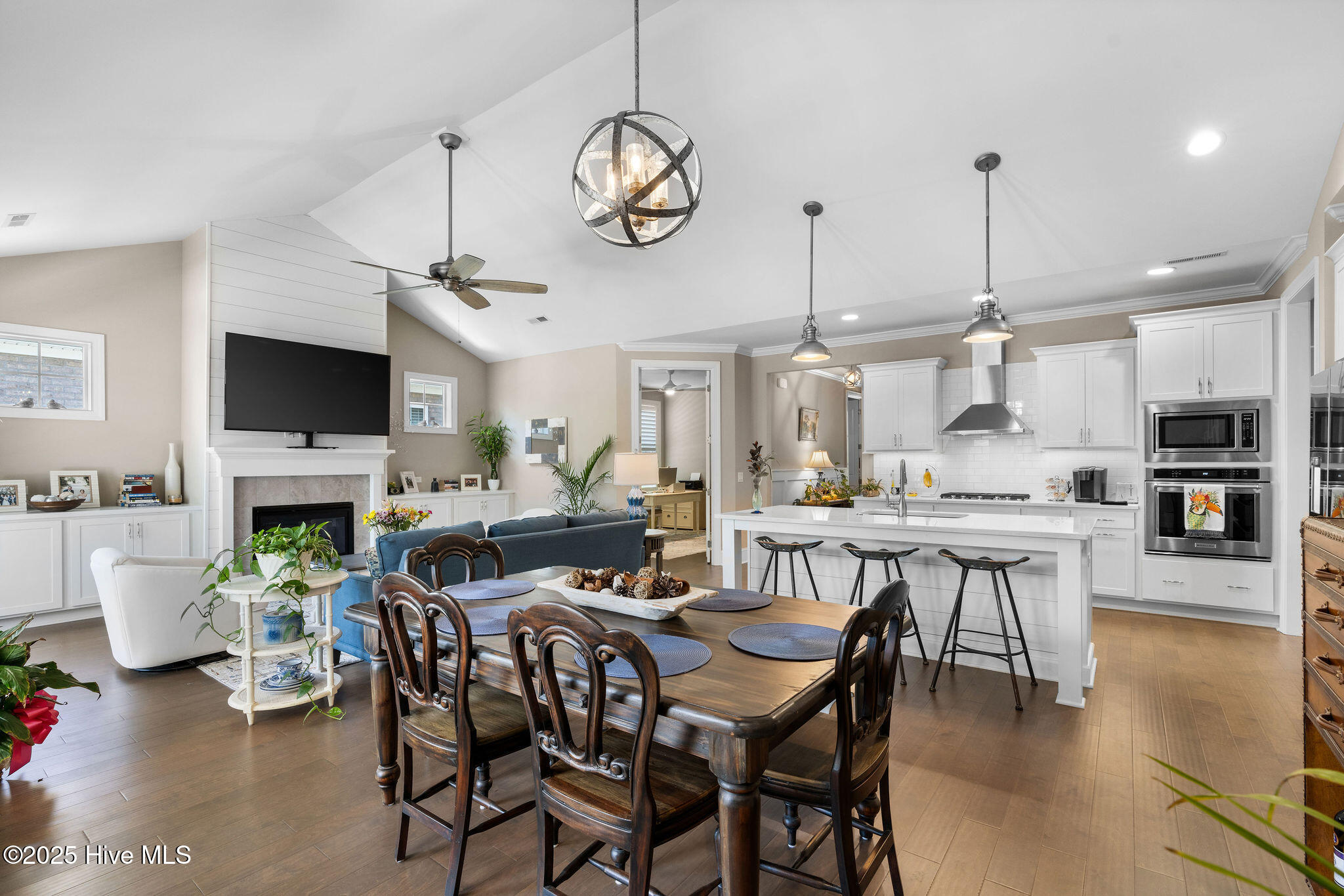 100540616 | Photo 28