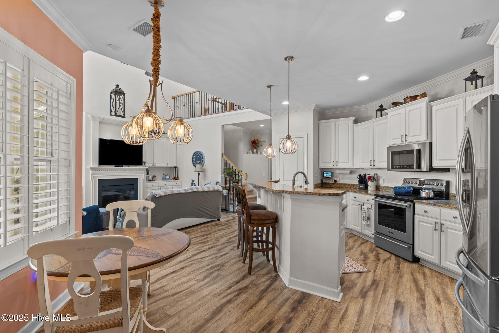 100540381 | Photo 11