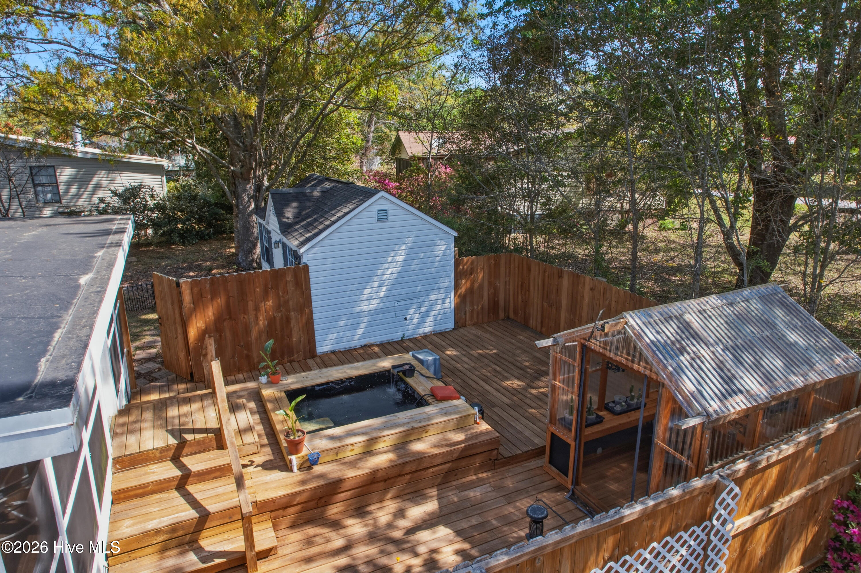 100565028 | Photo 40