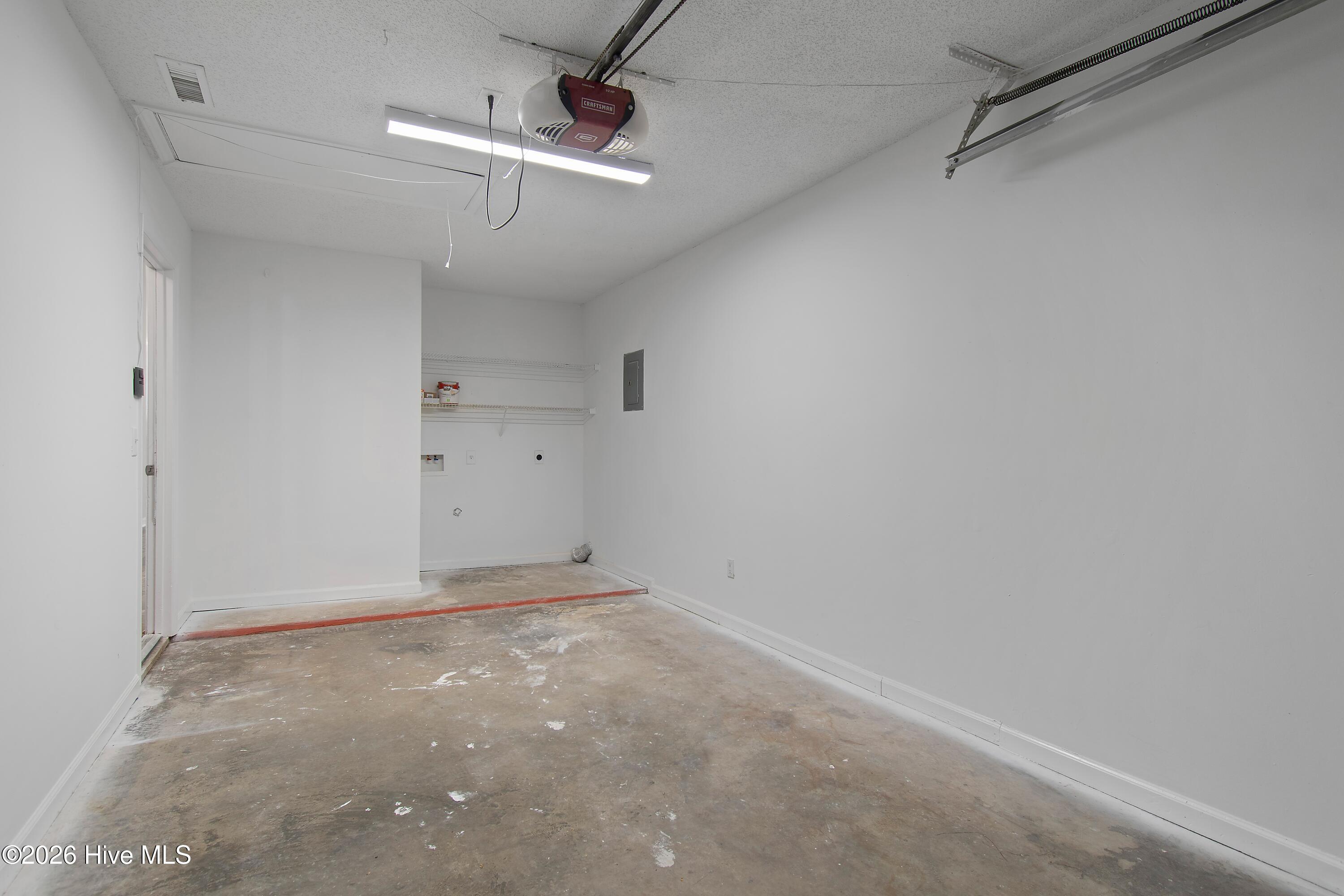 100562520 | Photo 23