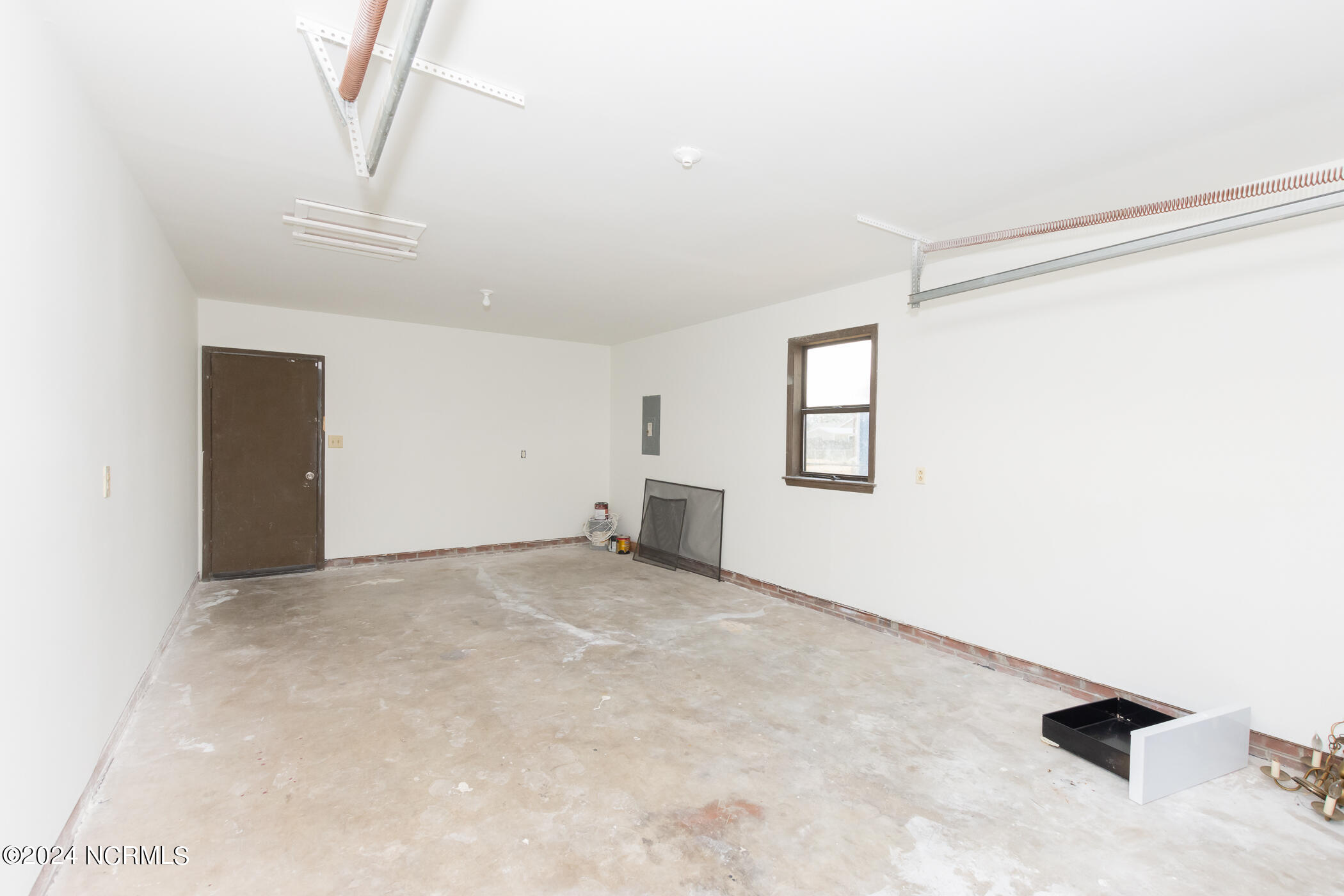 100528629 | Photo 23